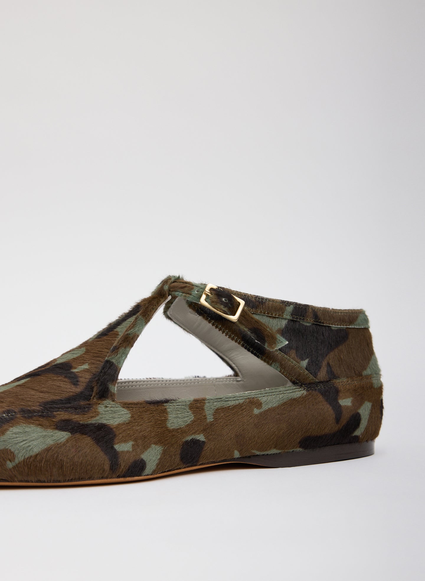 Green Camouflage Print Somerset Flat - closeup of camouflage printed materiai