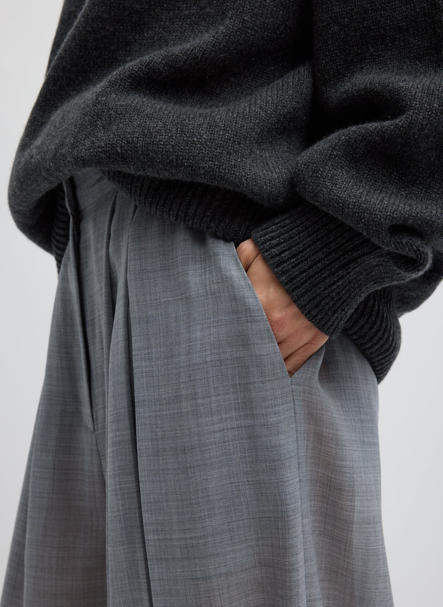 Heather Grey Sheer Wool Gauze Pleated Balloon Pant – closeup of side pocket detail