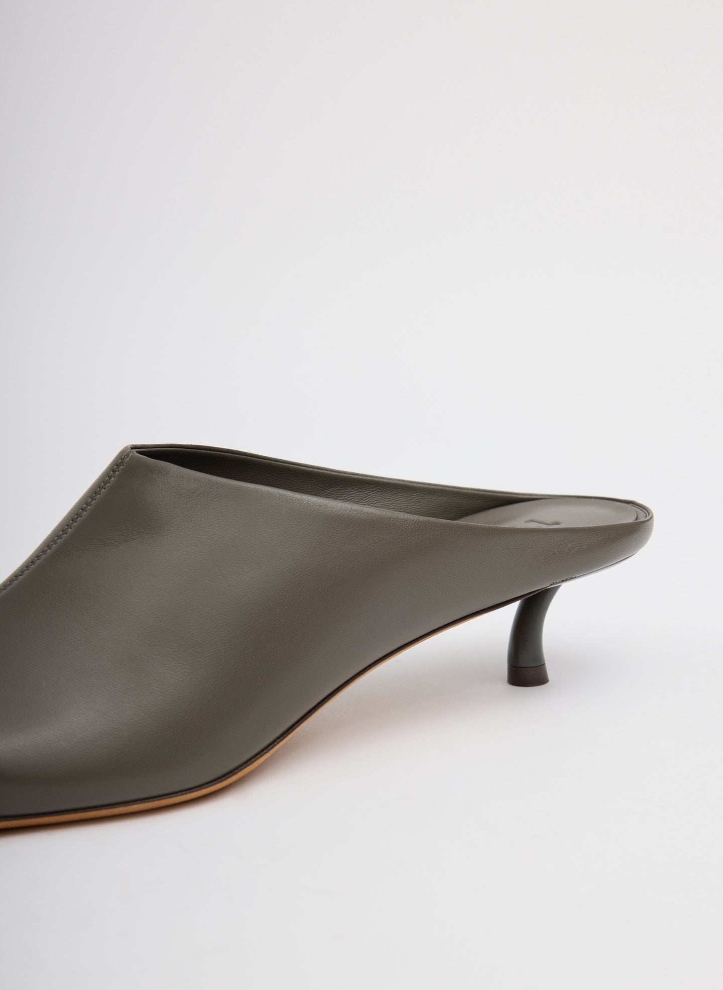 Warm Grey Leather Gwinnett Heeled Mule - closeup of heel detail