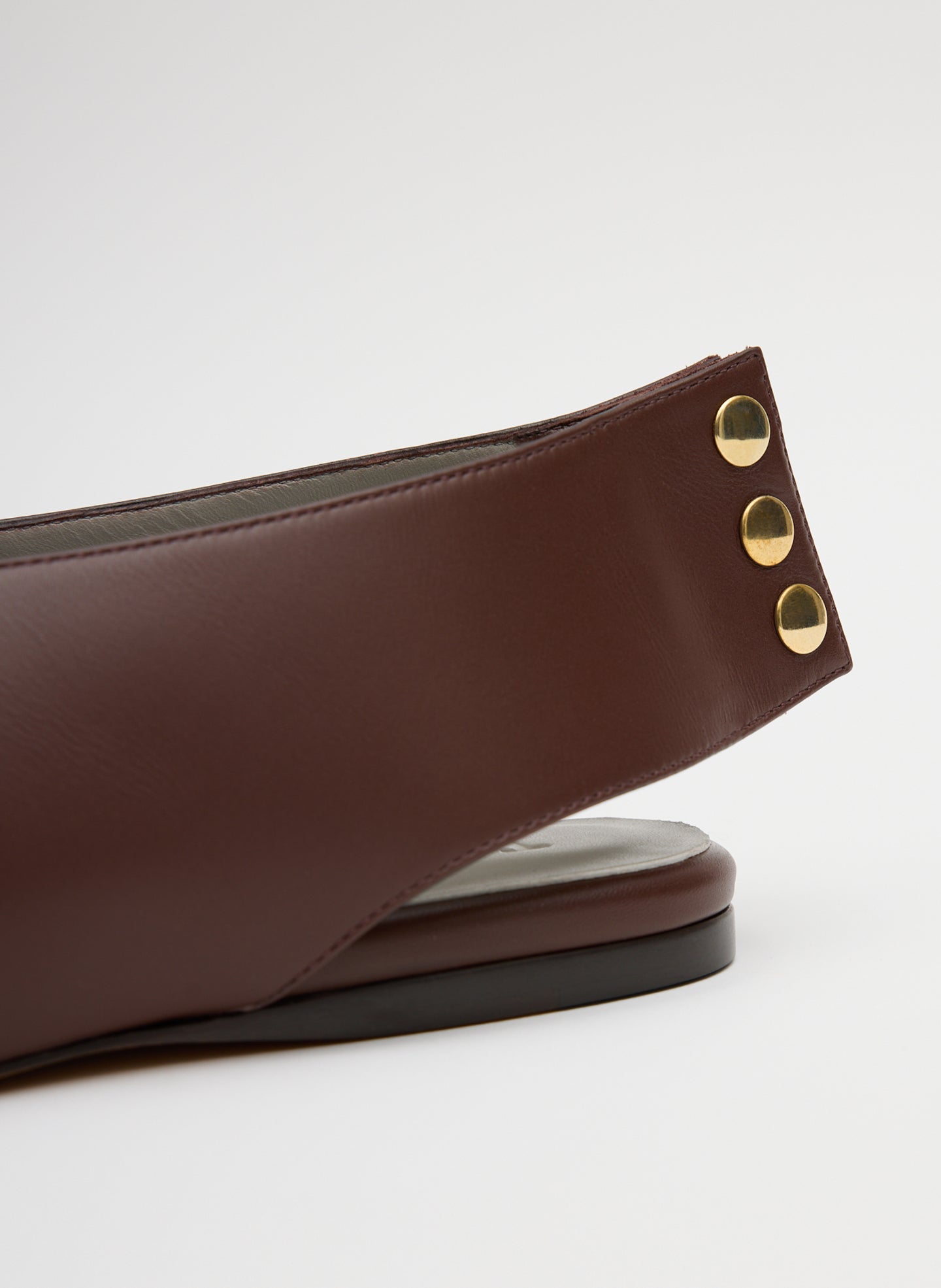 Brown Norbert Flat - closeup of hardware detail at back