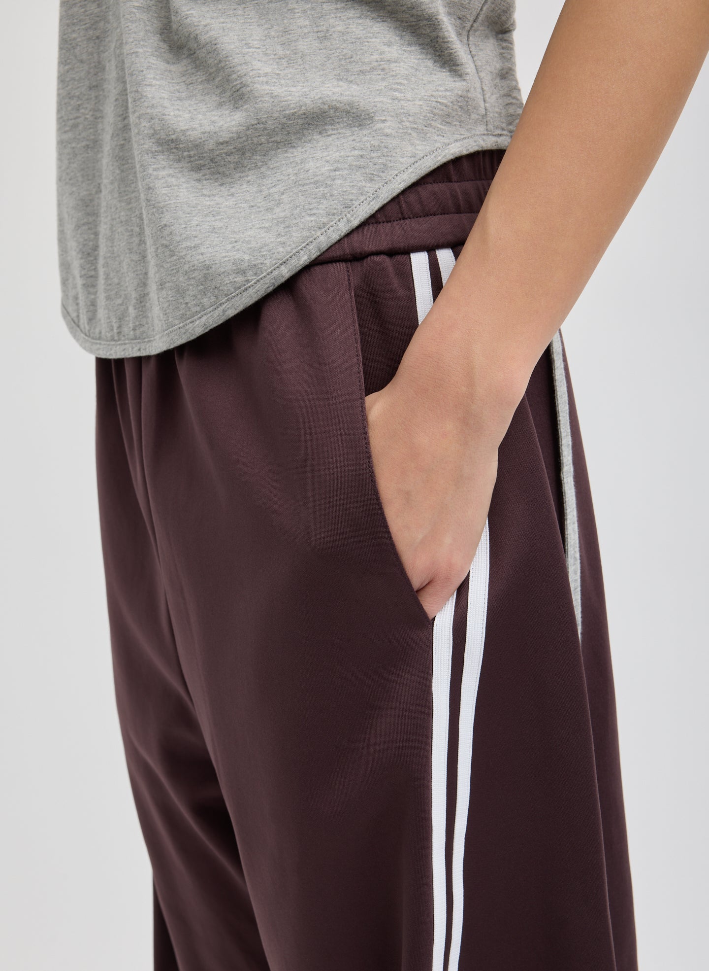 Plum Active Knit Winslow Pant - closeup of side pocket