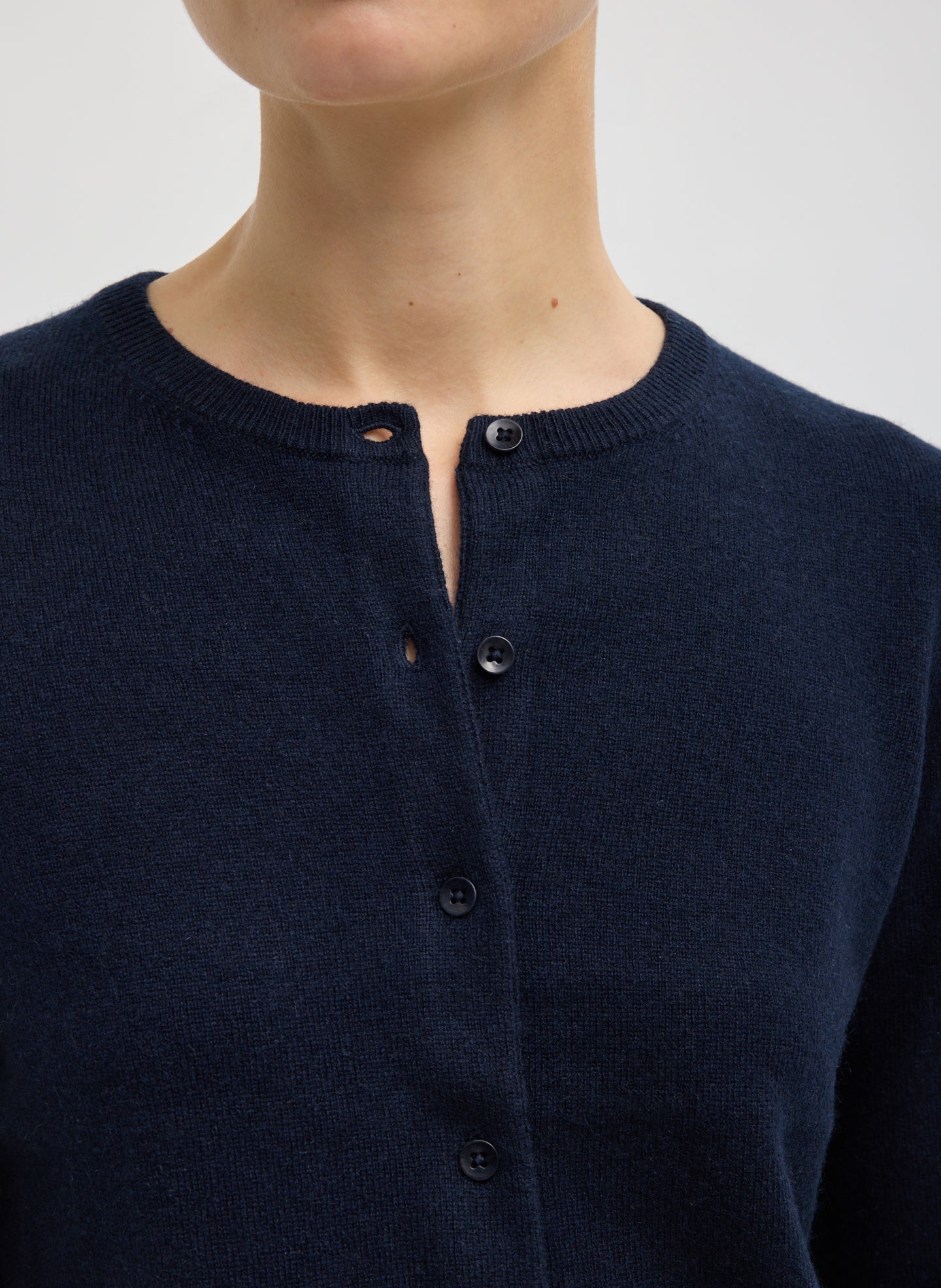 Navy Washable Cashmere Shrunken Cardigan - closeup of neckline