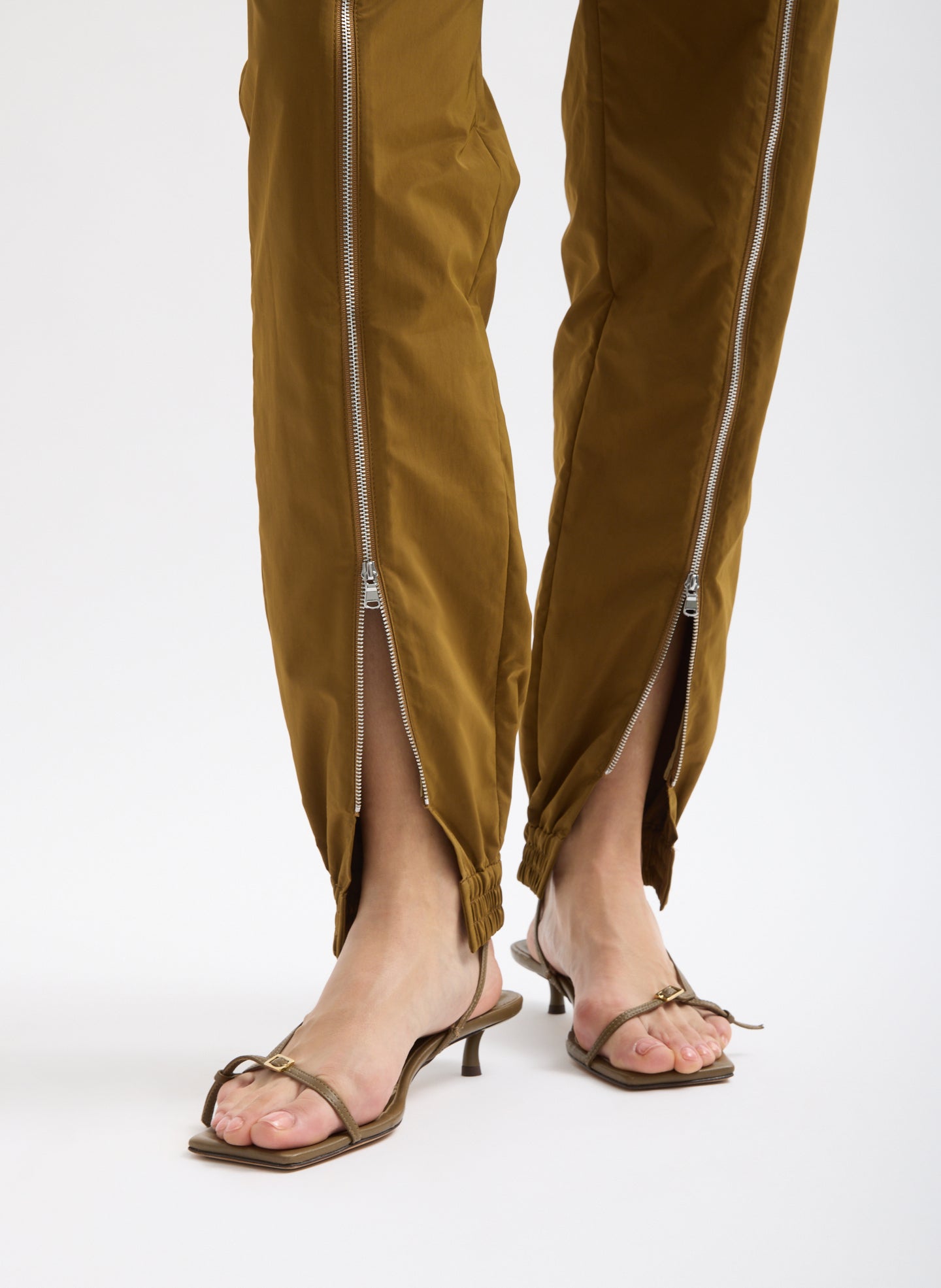 Nylon Zipper Jogger
