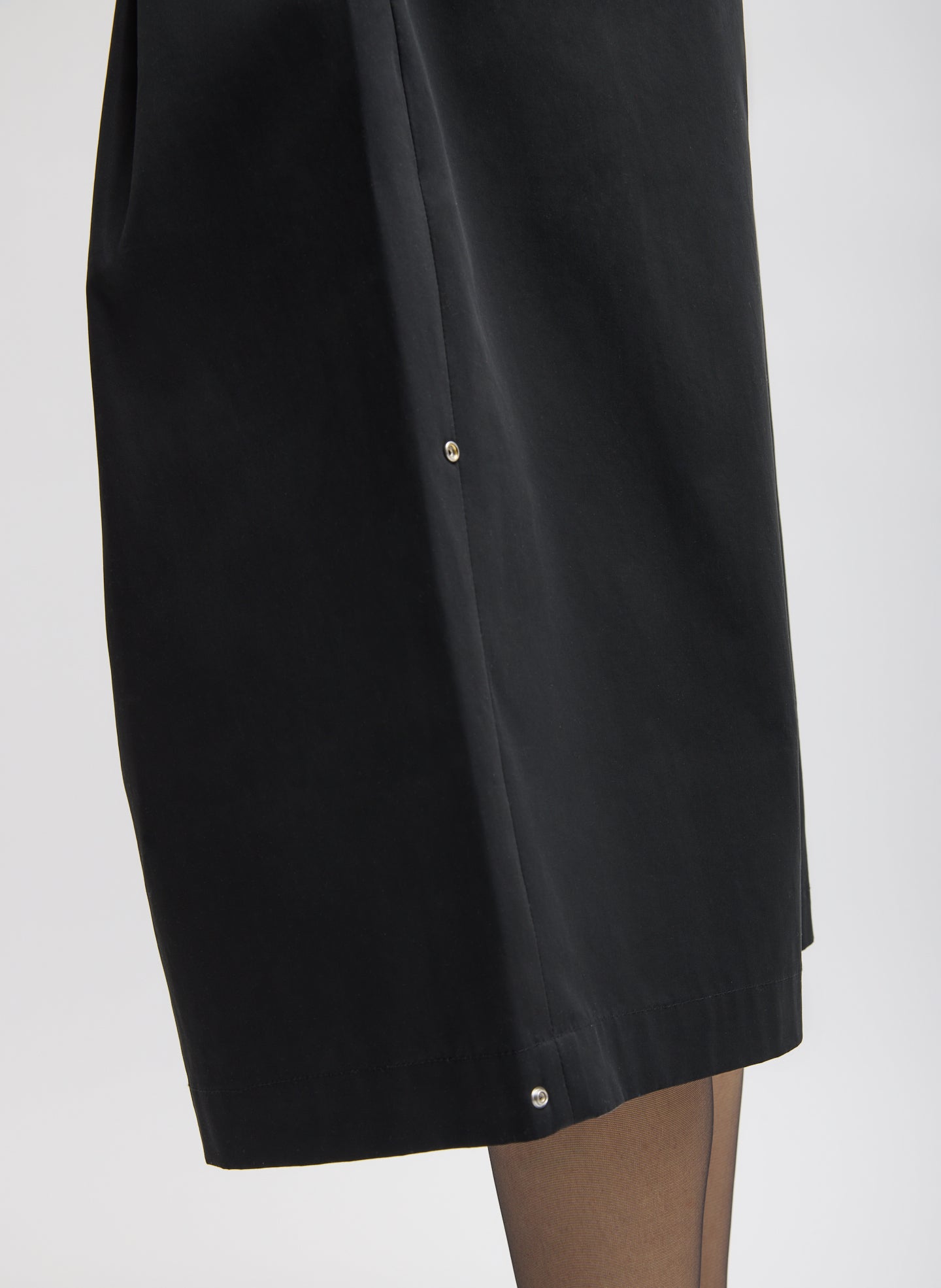 Black Bio Twill Triple Pleat Short - closeup of adjustable snaps