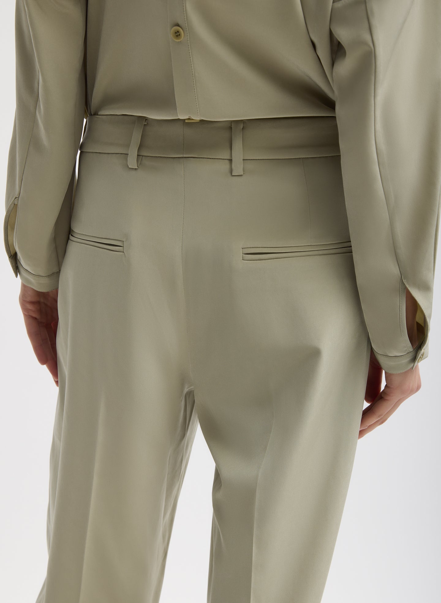 Moss Grey Relaxed Suiting Derrick Men's Trouser - closeup of back pockets