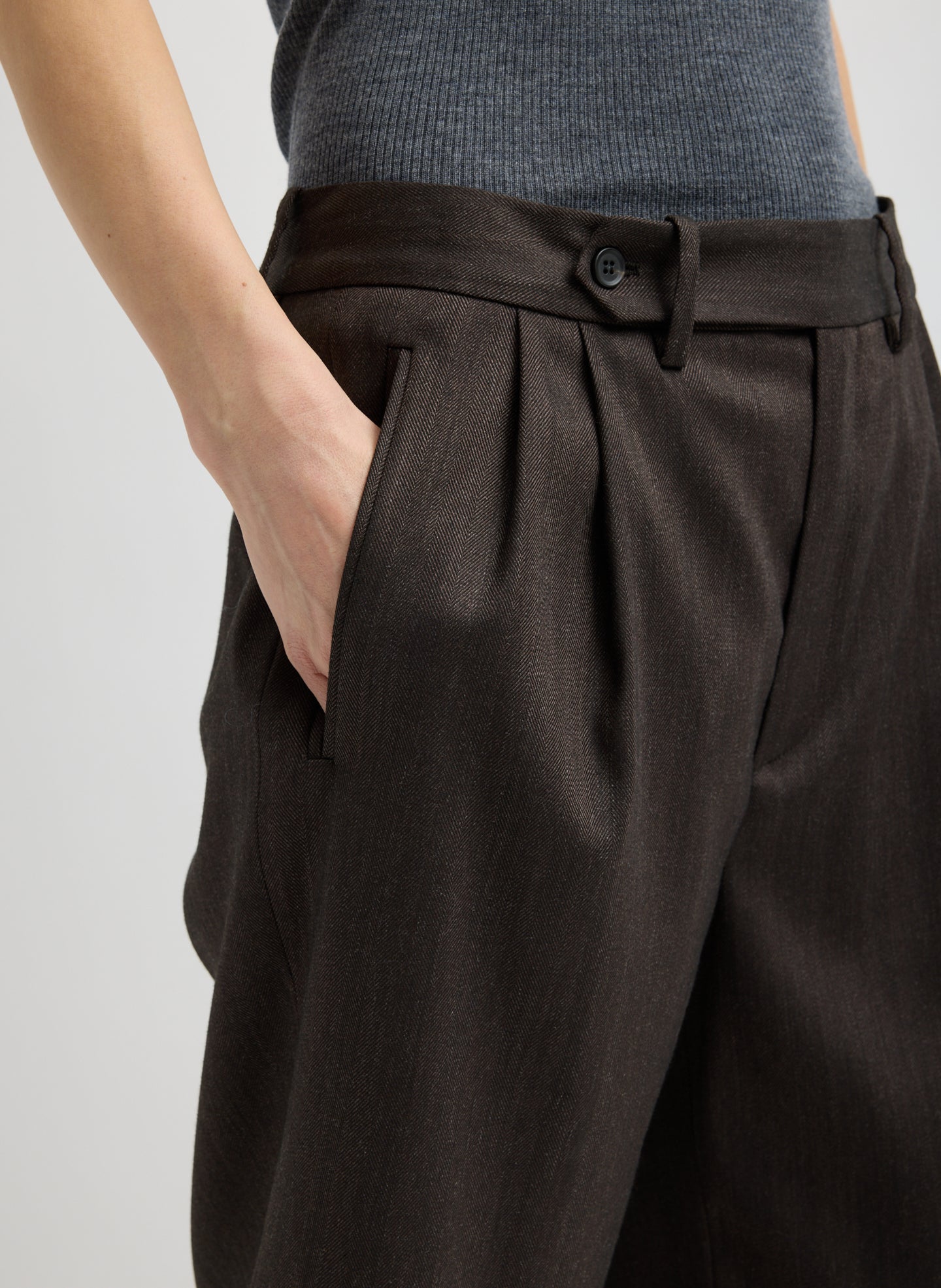 Brown Herringbone Suiting Short - closeup of side pocket detail