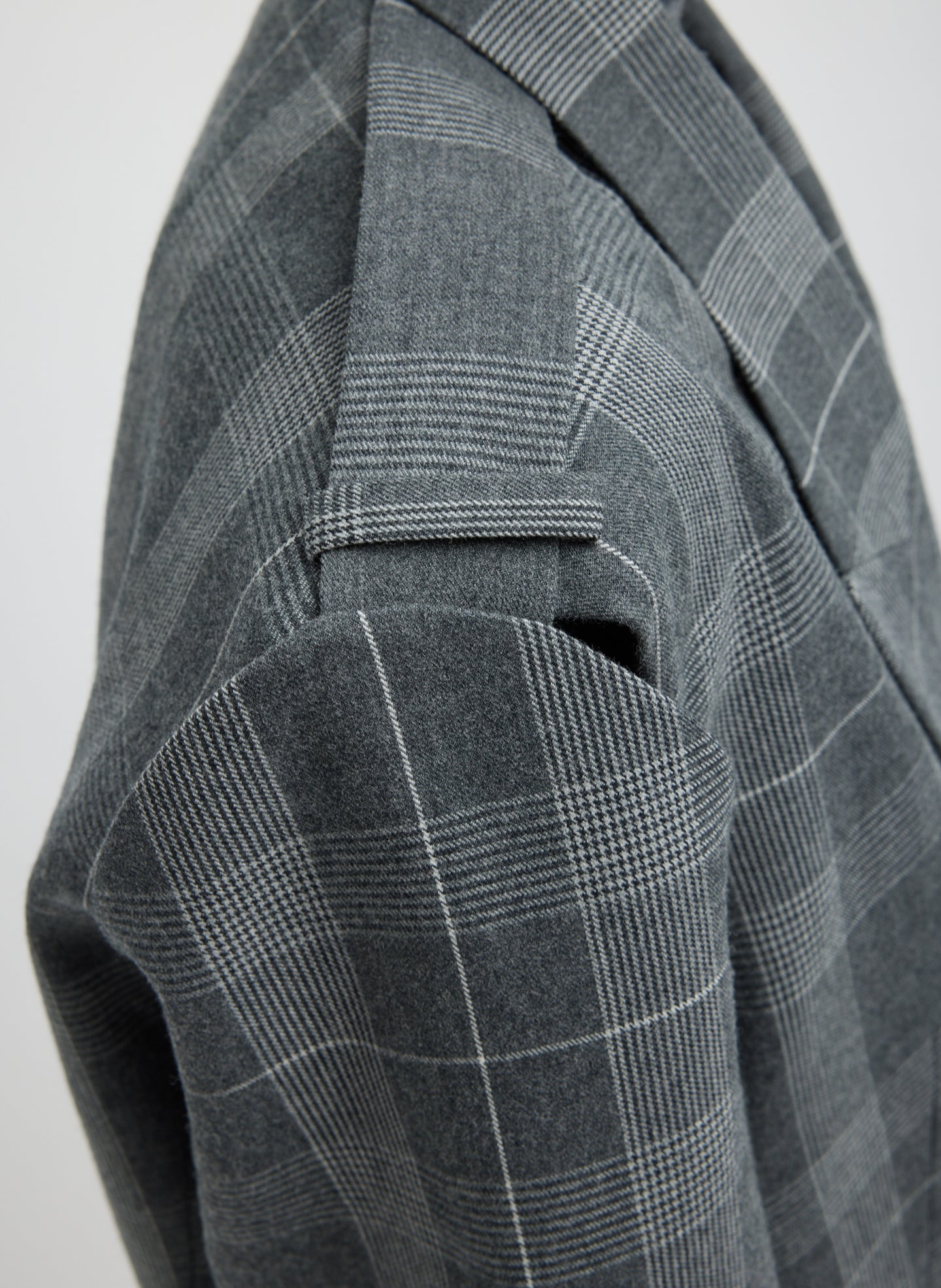 Grey Papery Wool Plaid Easy Men's Blazer - closeup of shoulder detail