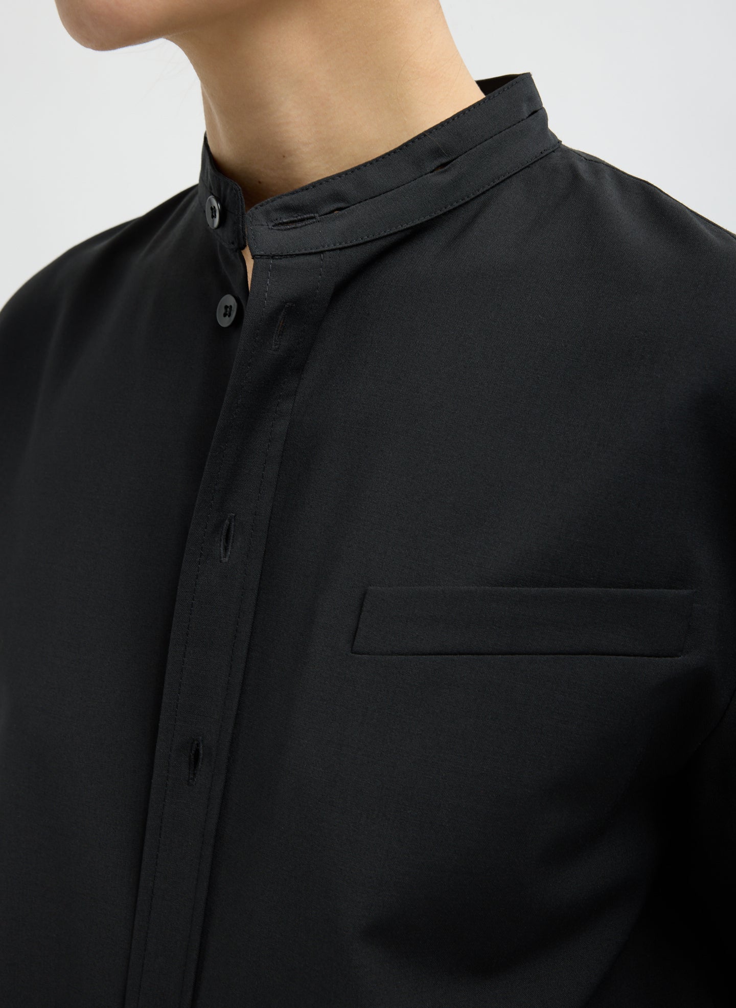 Black Recycled Tropical Wool Detached Shirt - closeup of removable collar