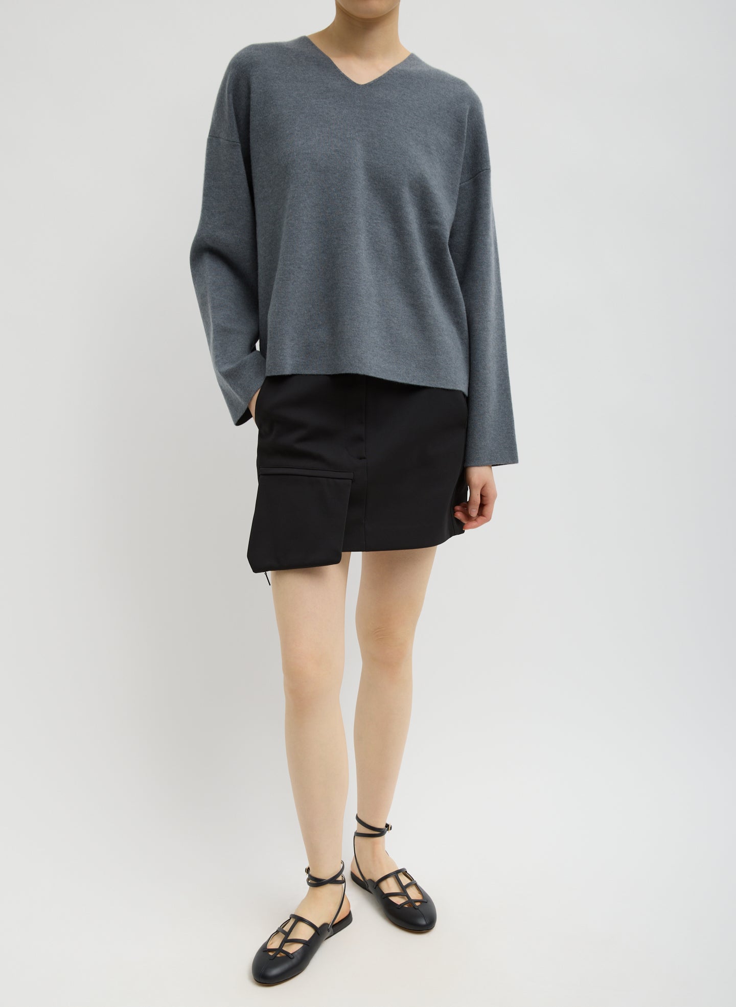 Medium Heather Grey Double Faced Cashmere Oversized Easy Sweater - v-neck sweater, front view on model