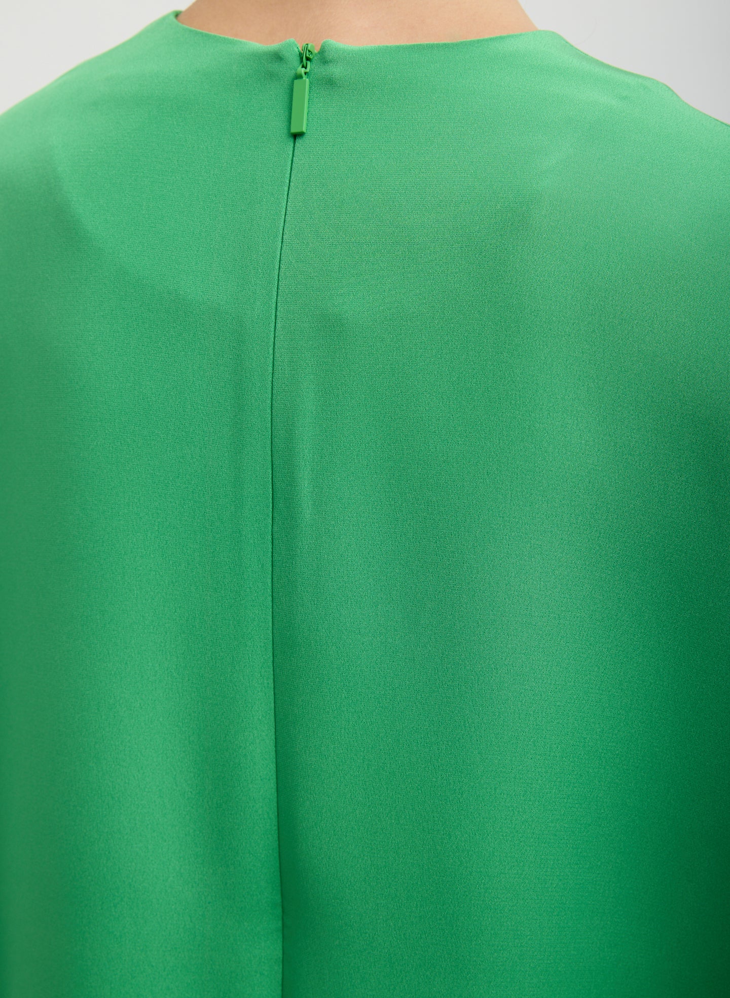Bright Green 4-Ply Silk Long Sleeve Cocoon Dress - closeup of zip detail at back