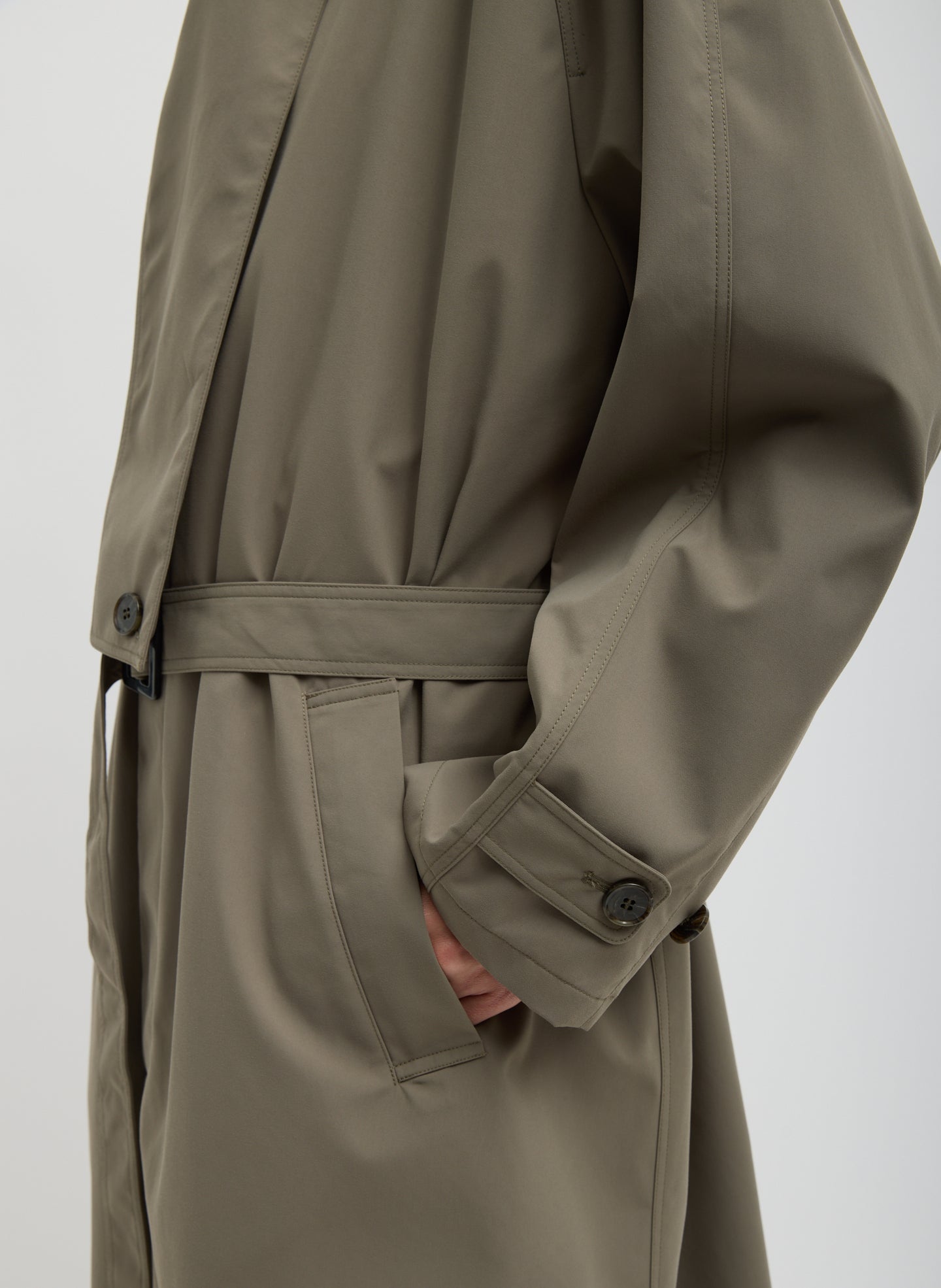 Dark Hazelnut Green Double Collar Frank Trench - detail shot