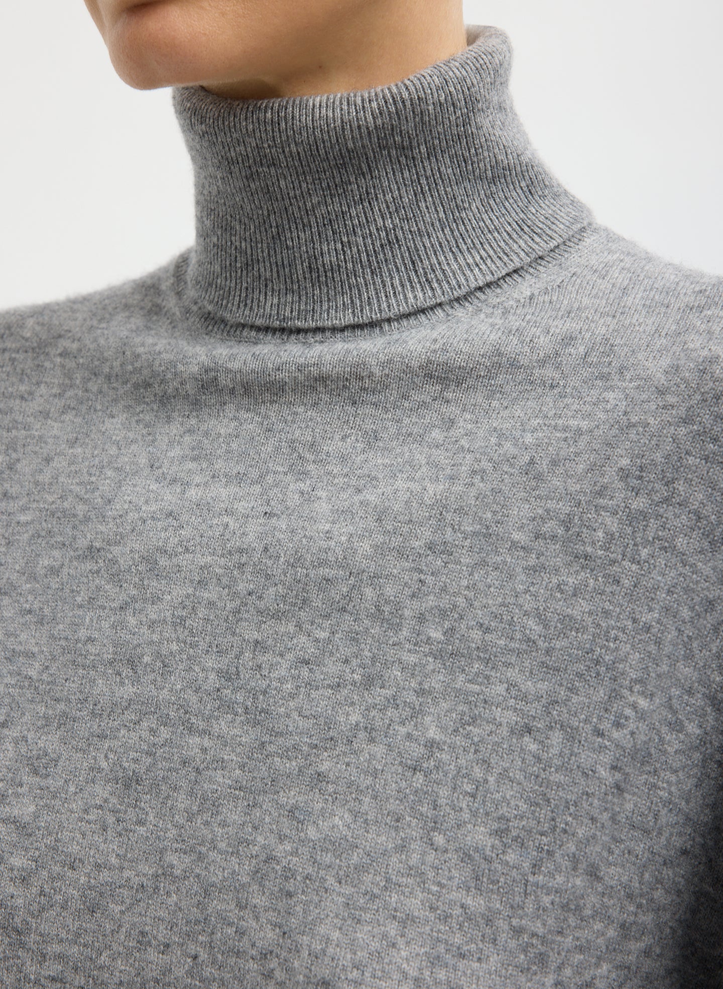 Heather Grey Washable Cashmere Turtleneck Sweater - closeup of neckline