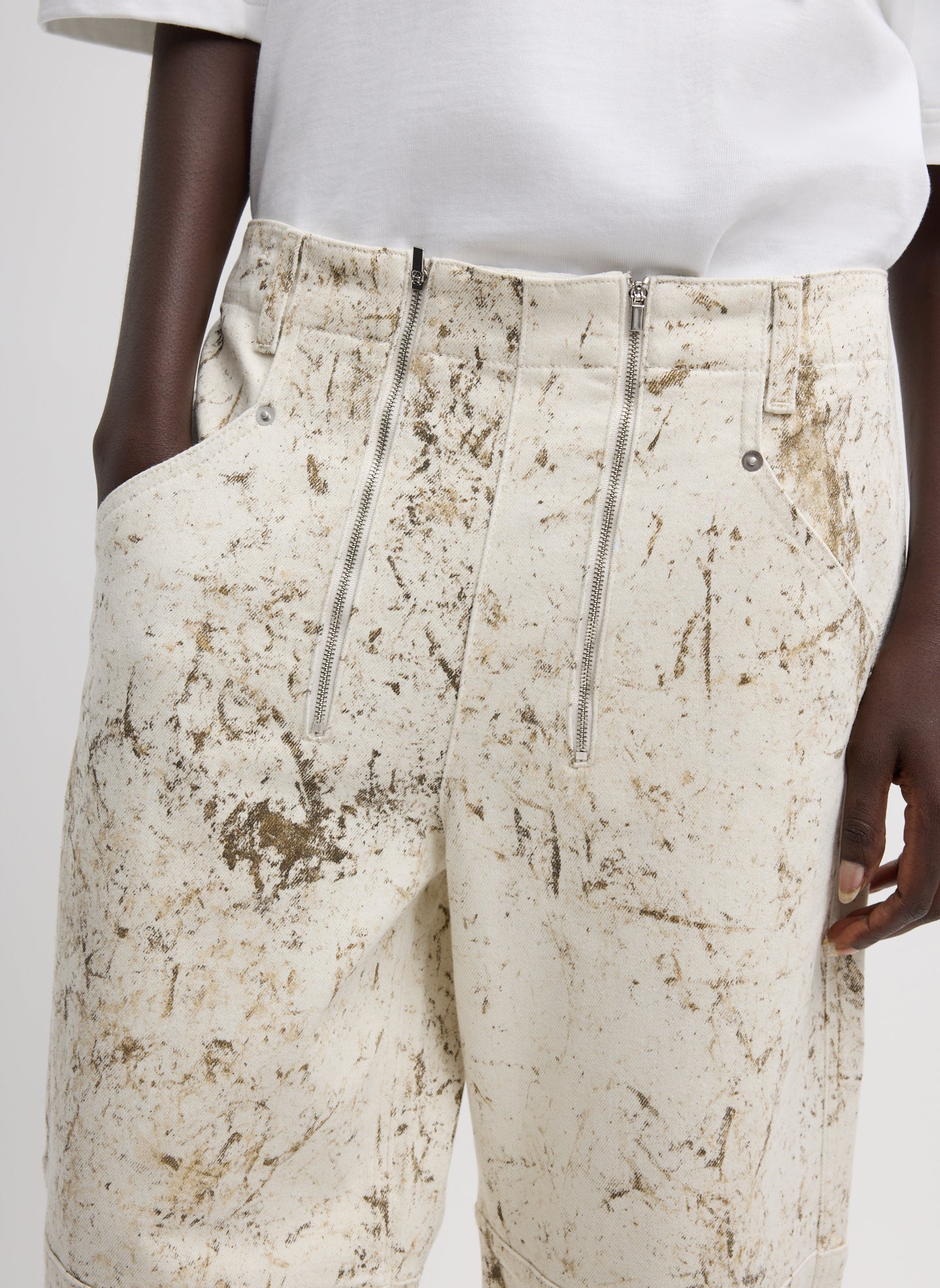 Ivory Multi Calcimin Denim Fischer Jean - closeup on front double zip detail