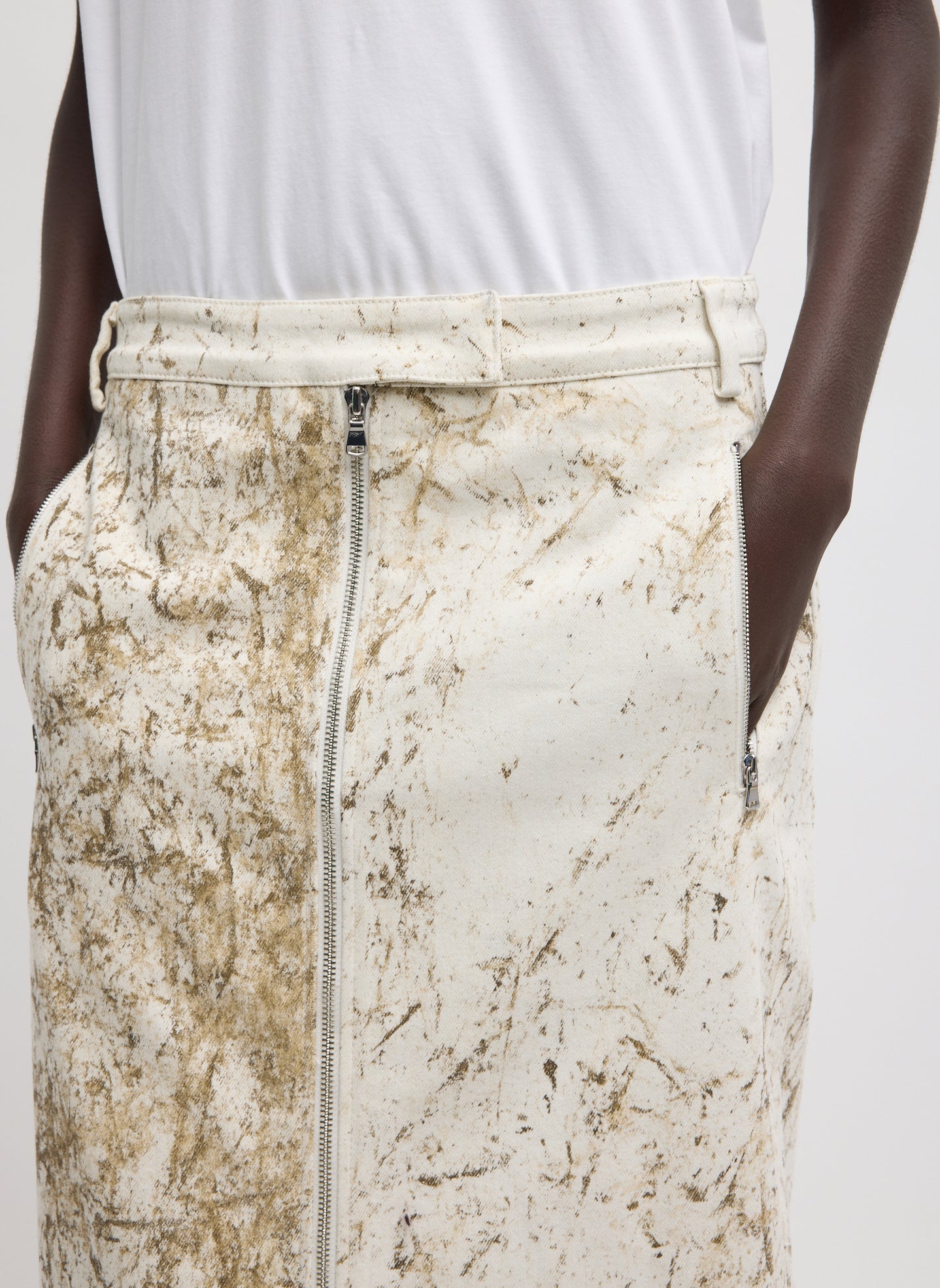 Calcimin Denim Midi Trouser Zip Skirt - closeup of front zip detail