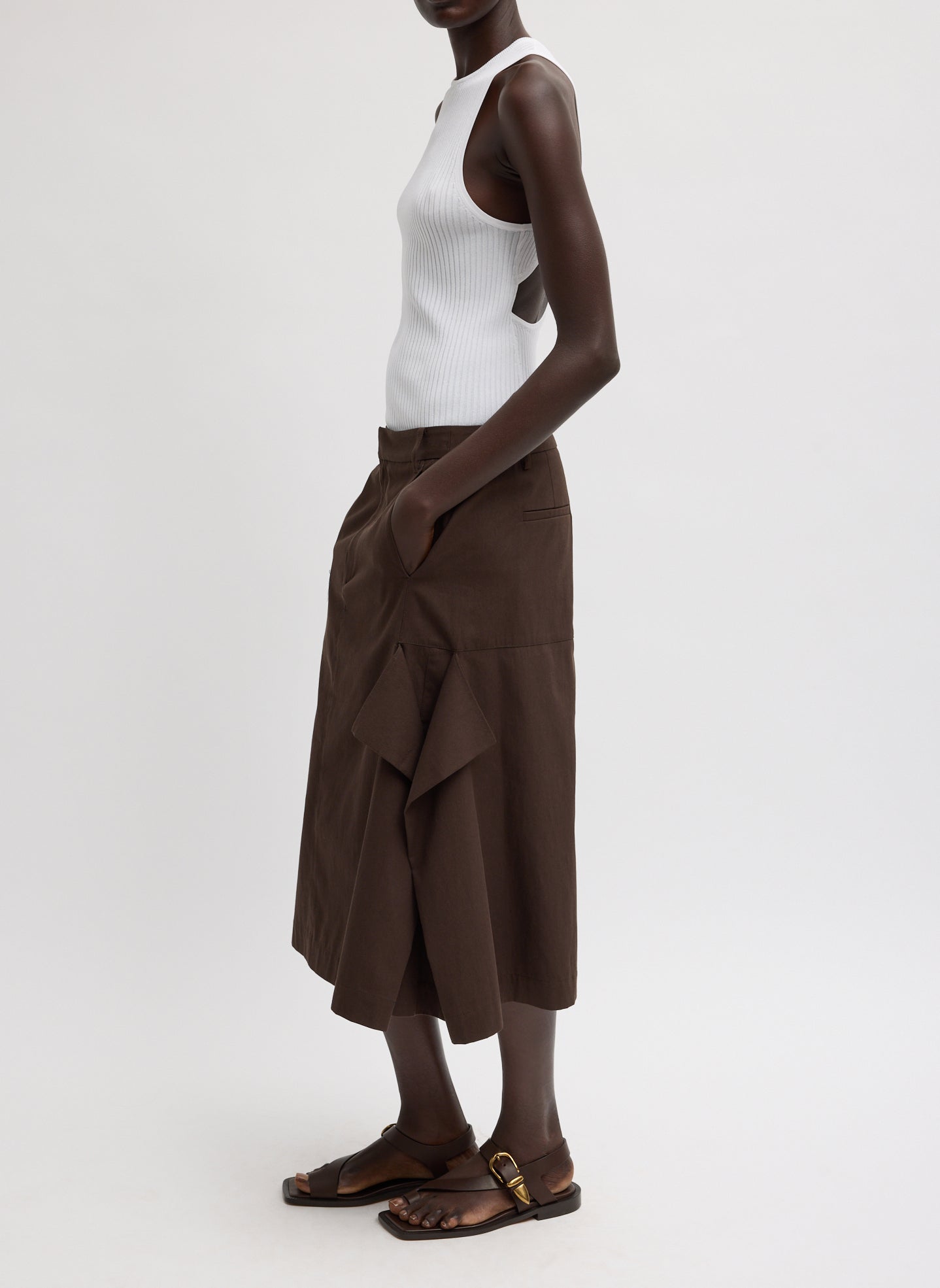 Hickory Brown Luxe Spring Twill Tucked Pleat Skirt - side view on model