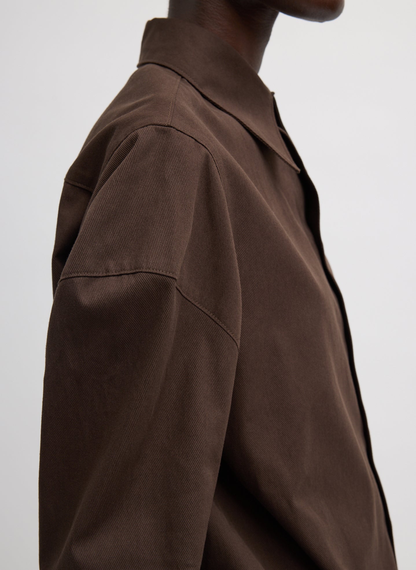 Hickory Brown Luxe Spring Twill Hinged Shirt - closeup of hinged sleeve detail