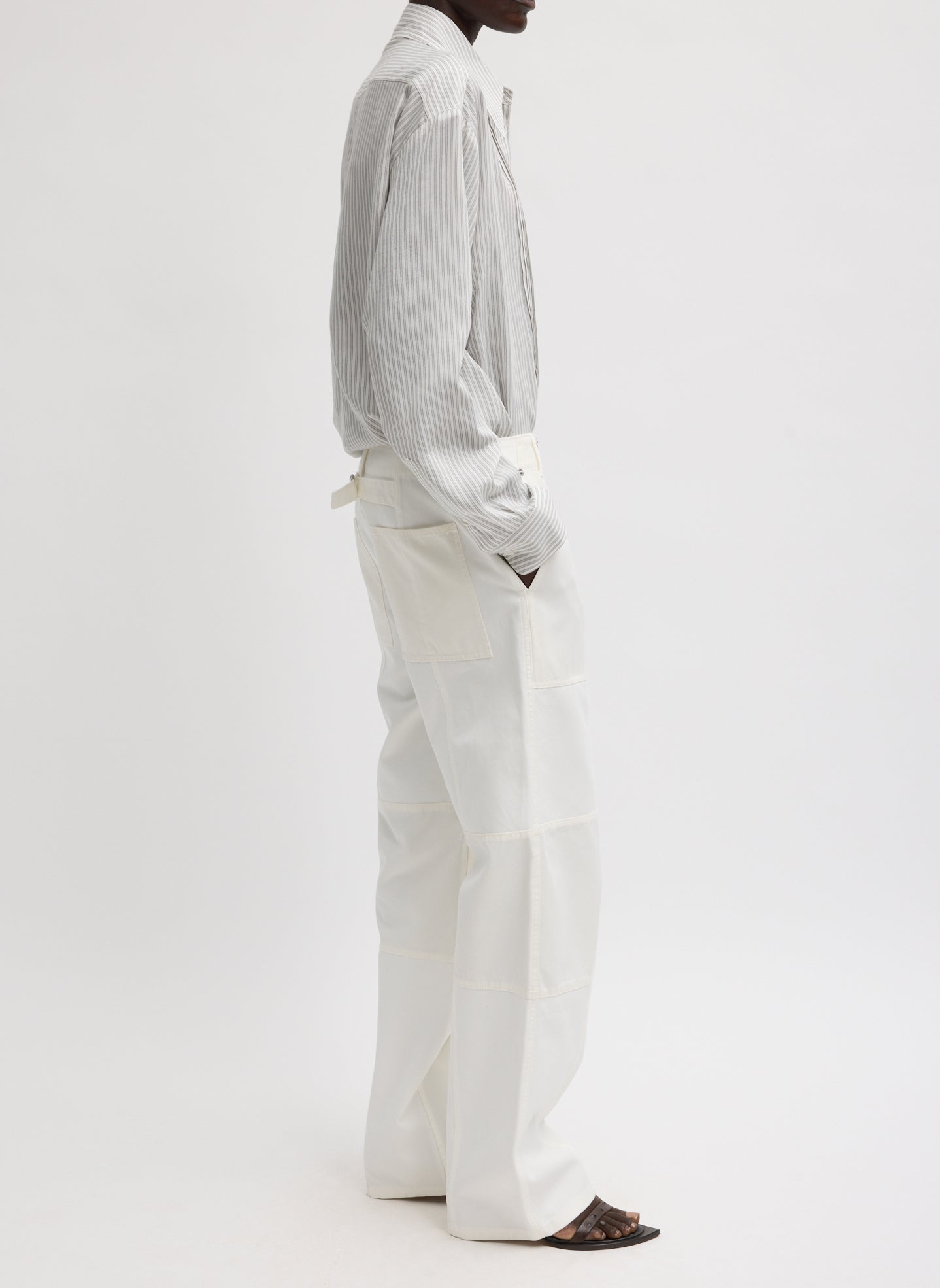 White Patchwork Twill Cargo Fischer Jean - side view on model