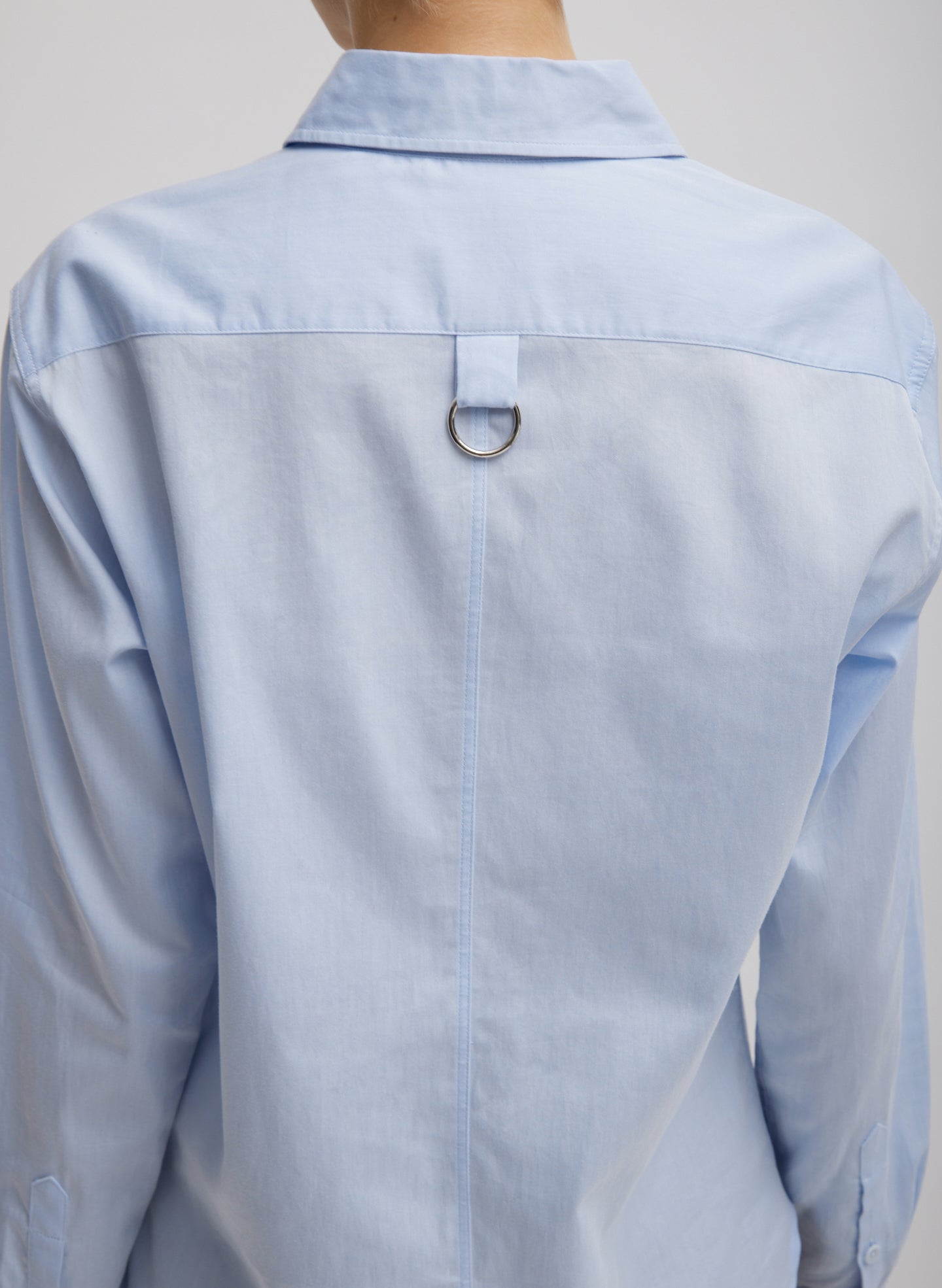Light Blue Charlie Men's Slim Shirt - closeup of ring detail at back
