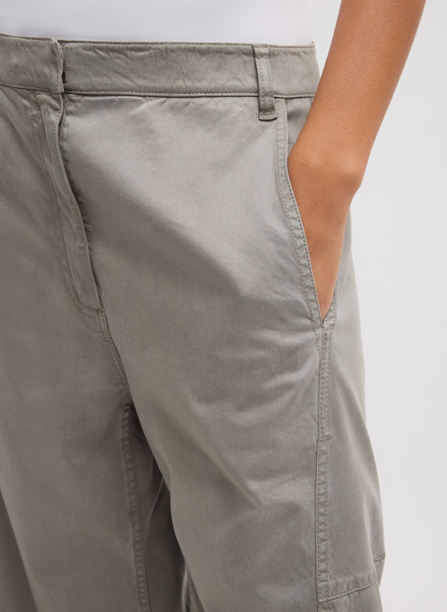 Pewter Grey Garment Dyed Stretch Twill Sid Pant - closeup of side pocket detail