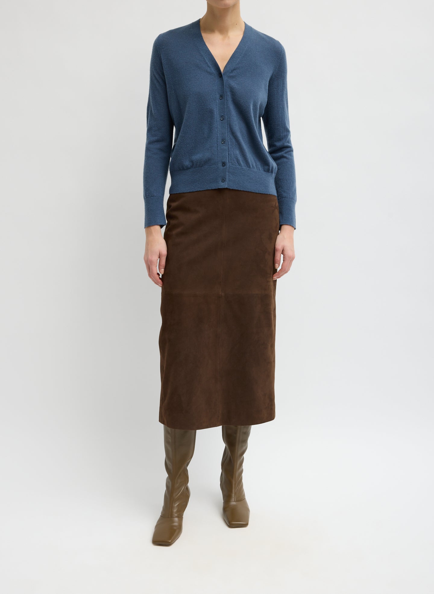 Blue Fog Skinlike Mercerized Wool V-Neck Shrunken Cardigan - full look, front view on model