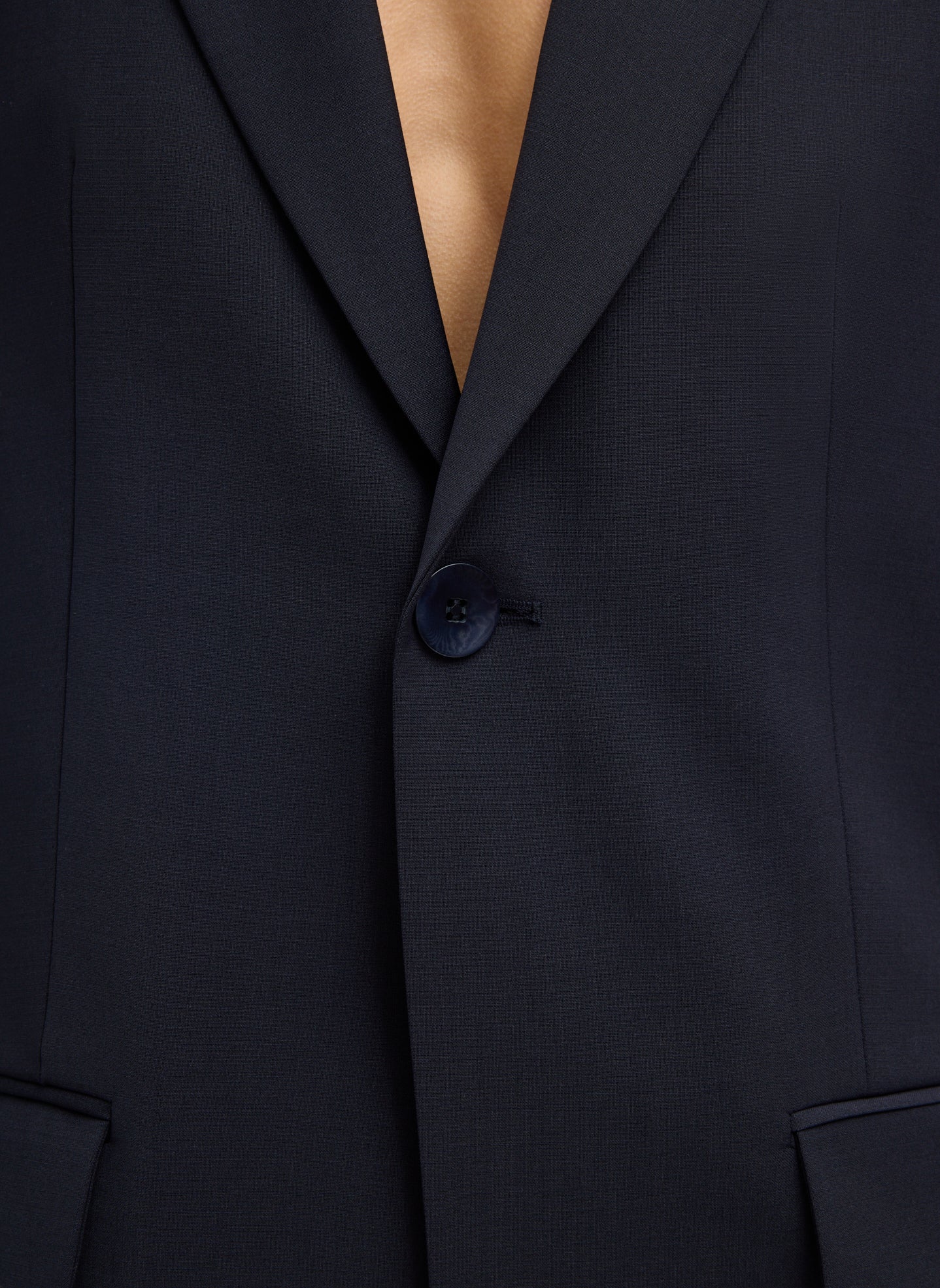 Navy Tropical Wool Sculpted Blazer - closeup of front button closure