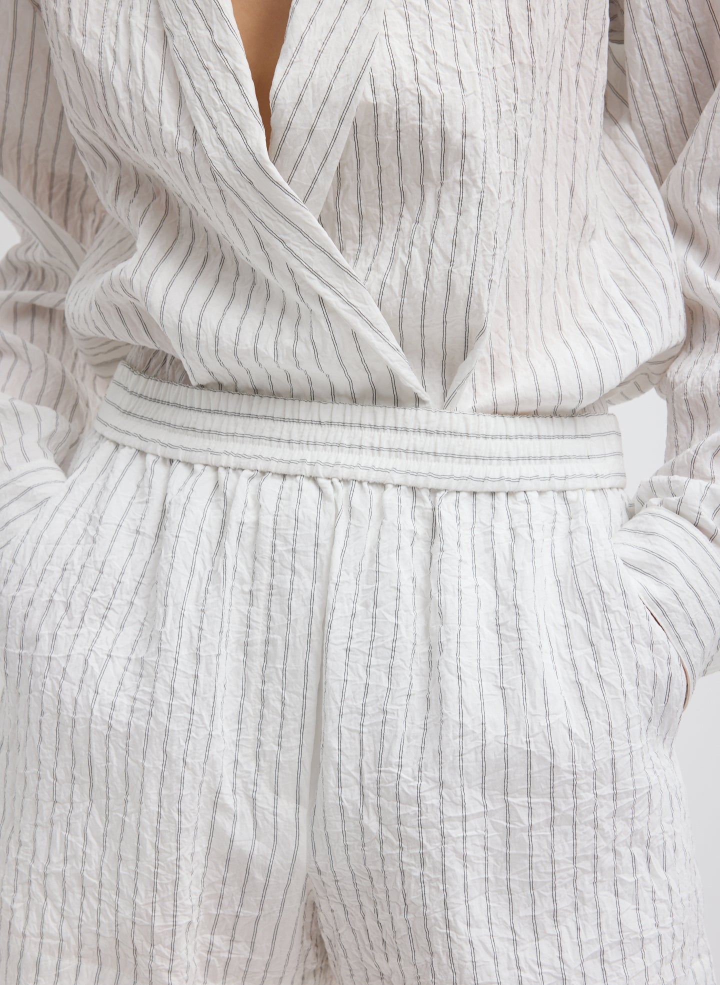 Ivory Multi Crinkle Stripe Summer Suiting Pull On Shorts - closeup of waistband