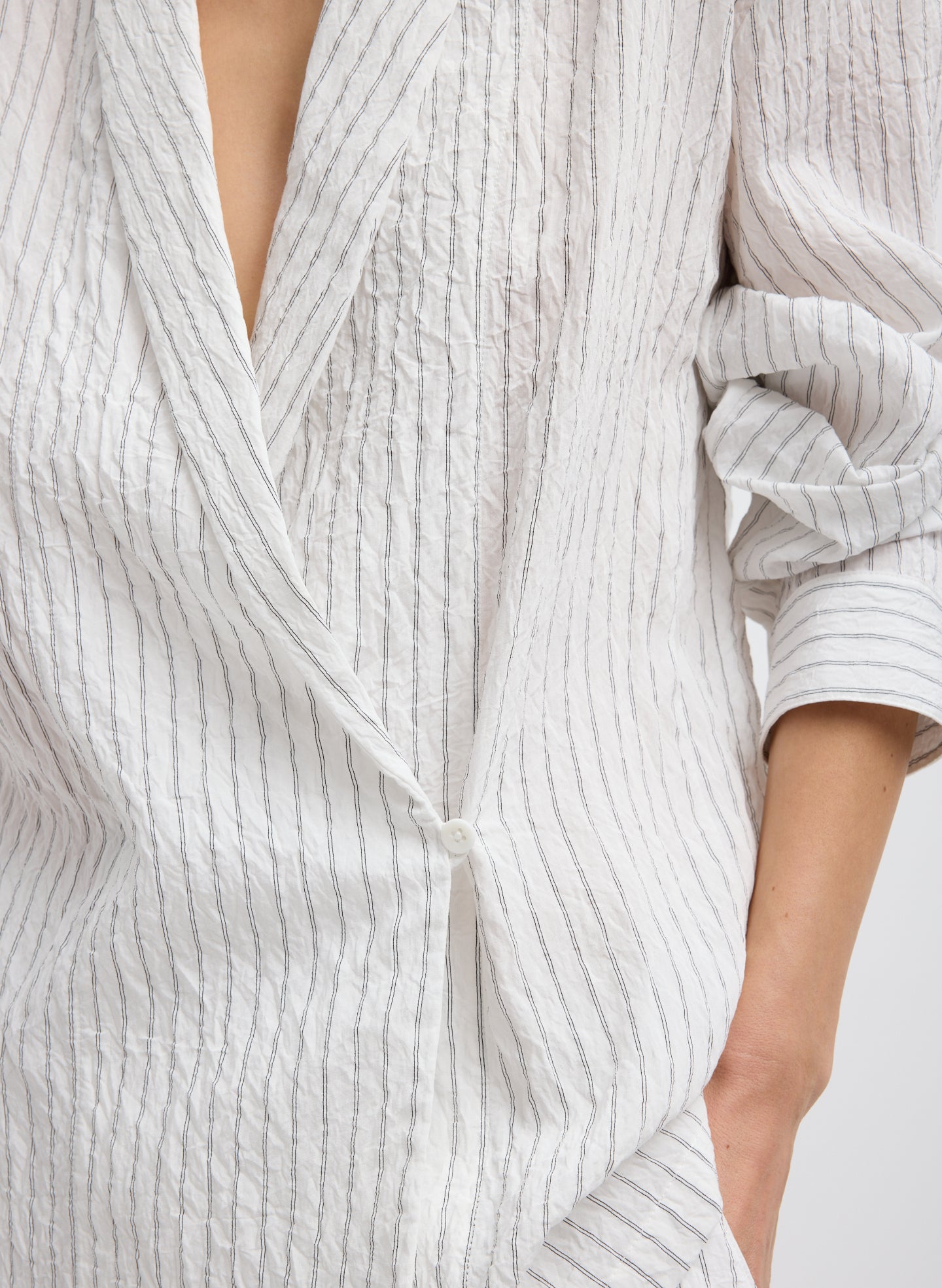 Ivory Multi Crinkle Stirpe Summer Suiting Shawl Collar Blazer - closeup of striped fabric