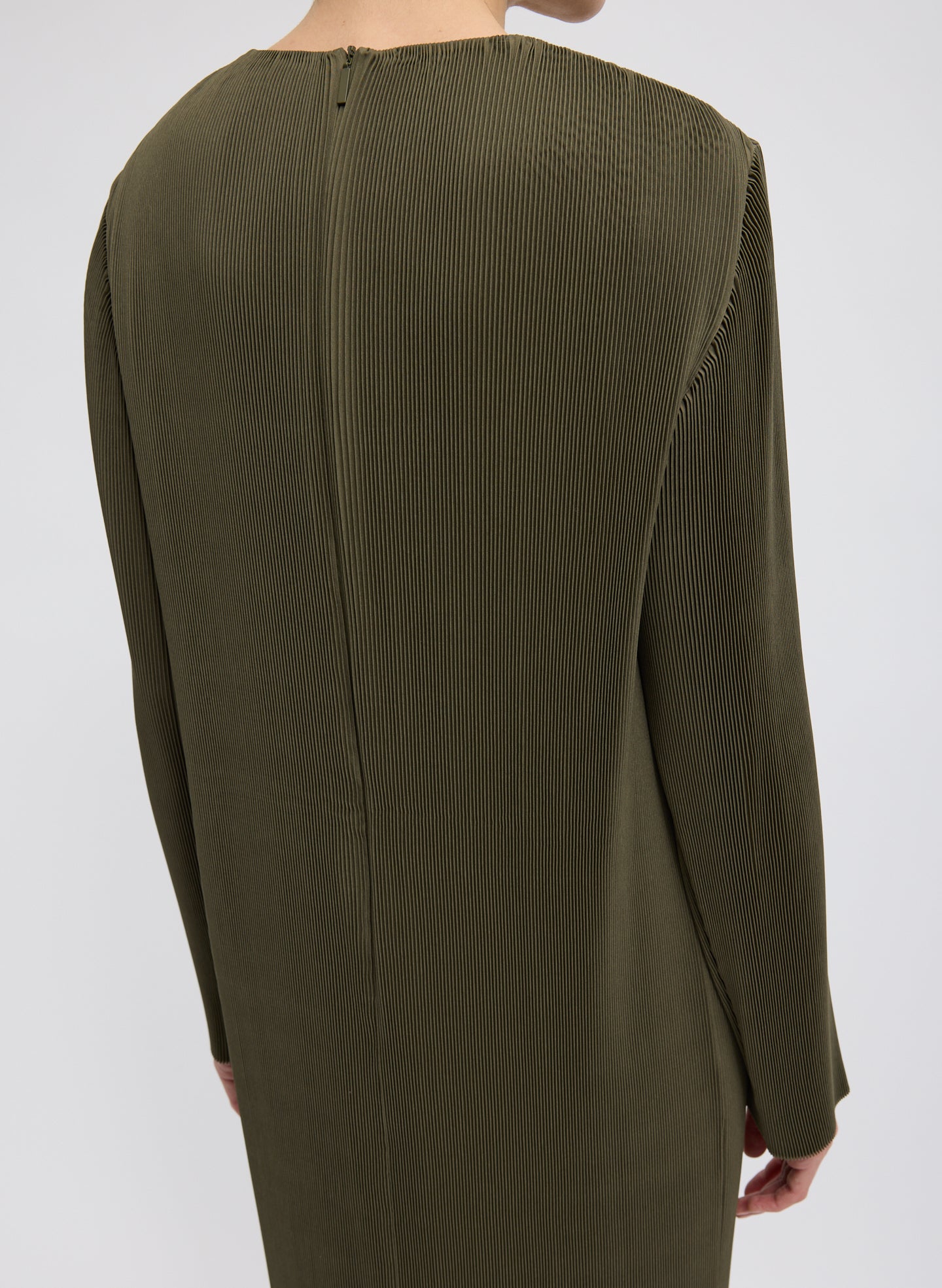 Dark Green Plisse Midi Dress - closeup of back zip detail