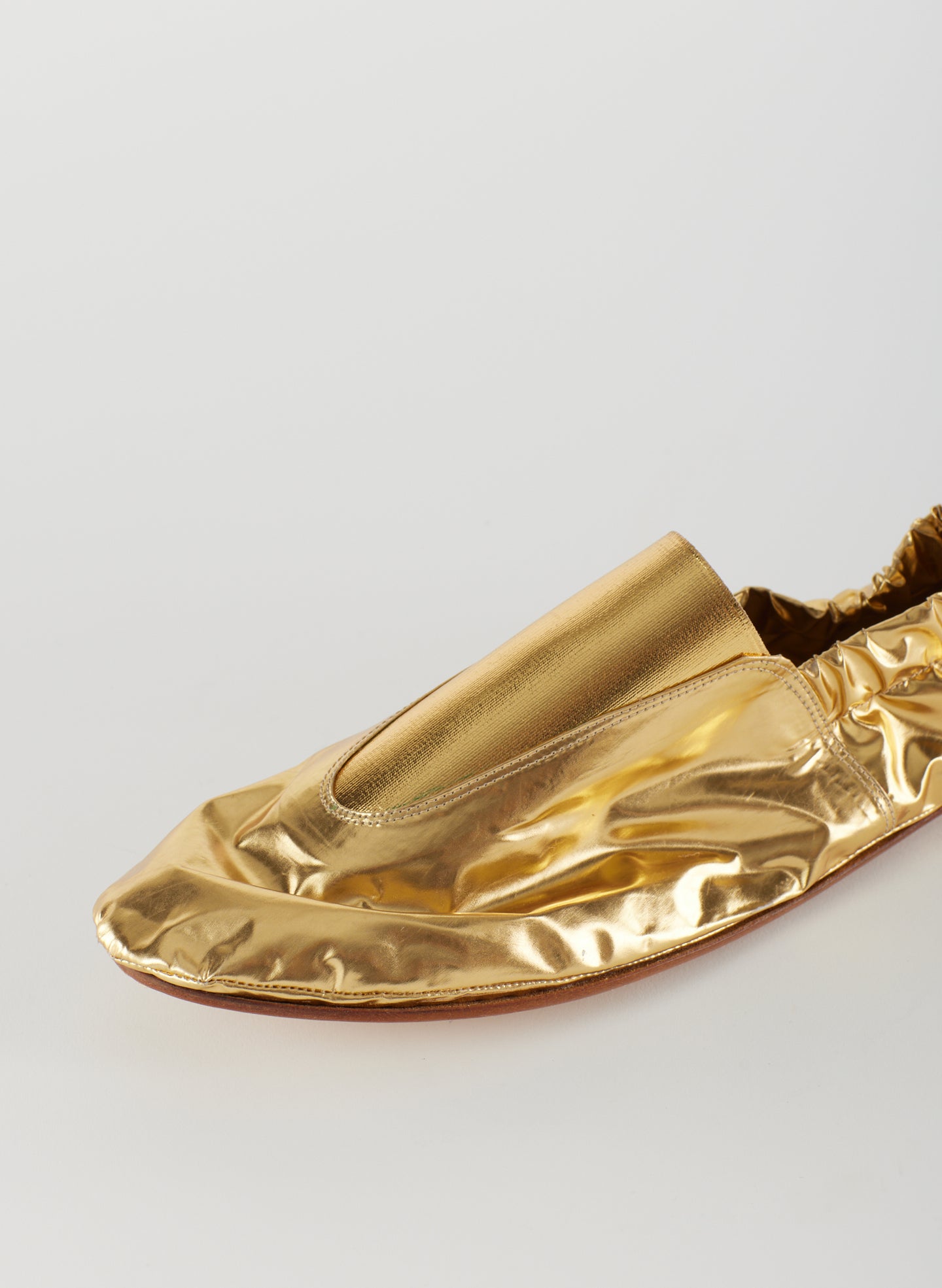 Fashion metallic gold shoes