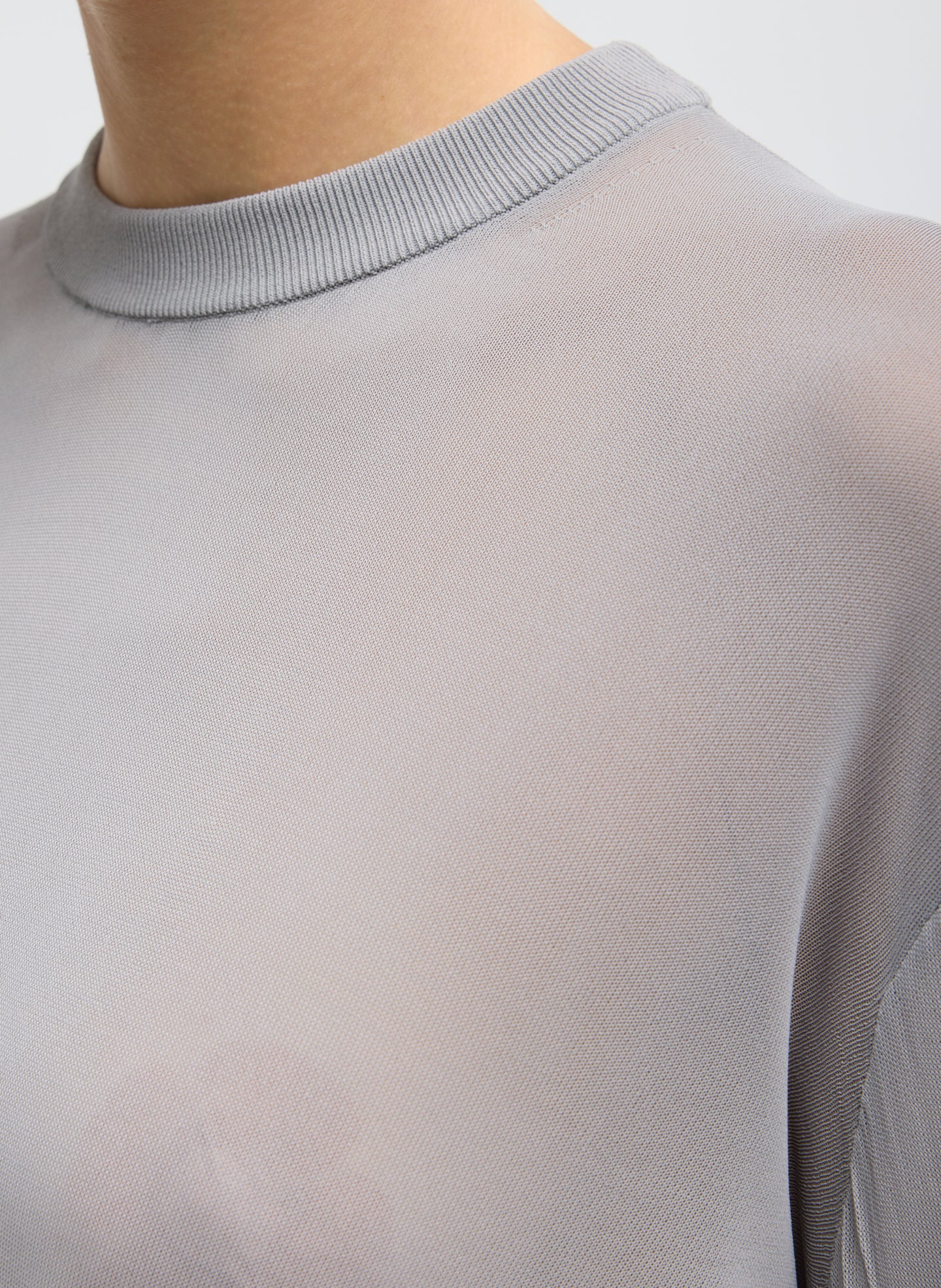 Grey Slinky Viscose Perfect Men's Pullover - detail shot