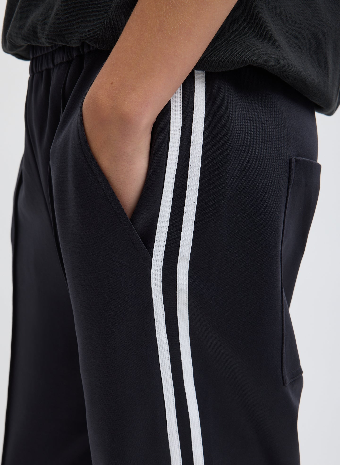 Active Knit Scottie Striped Jogger - detail shot