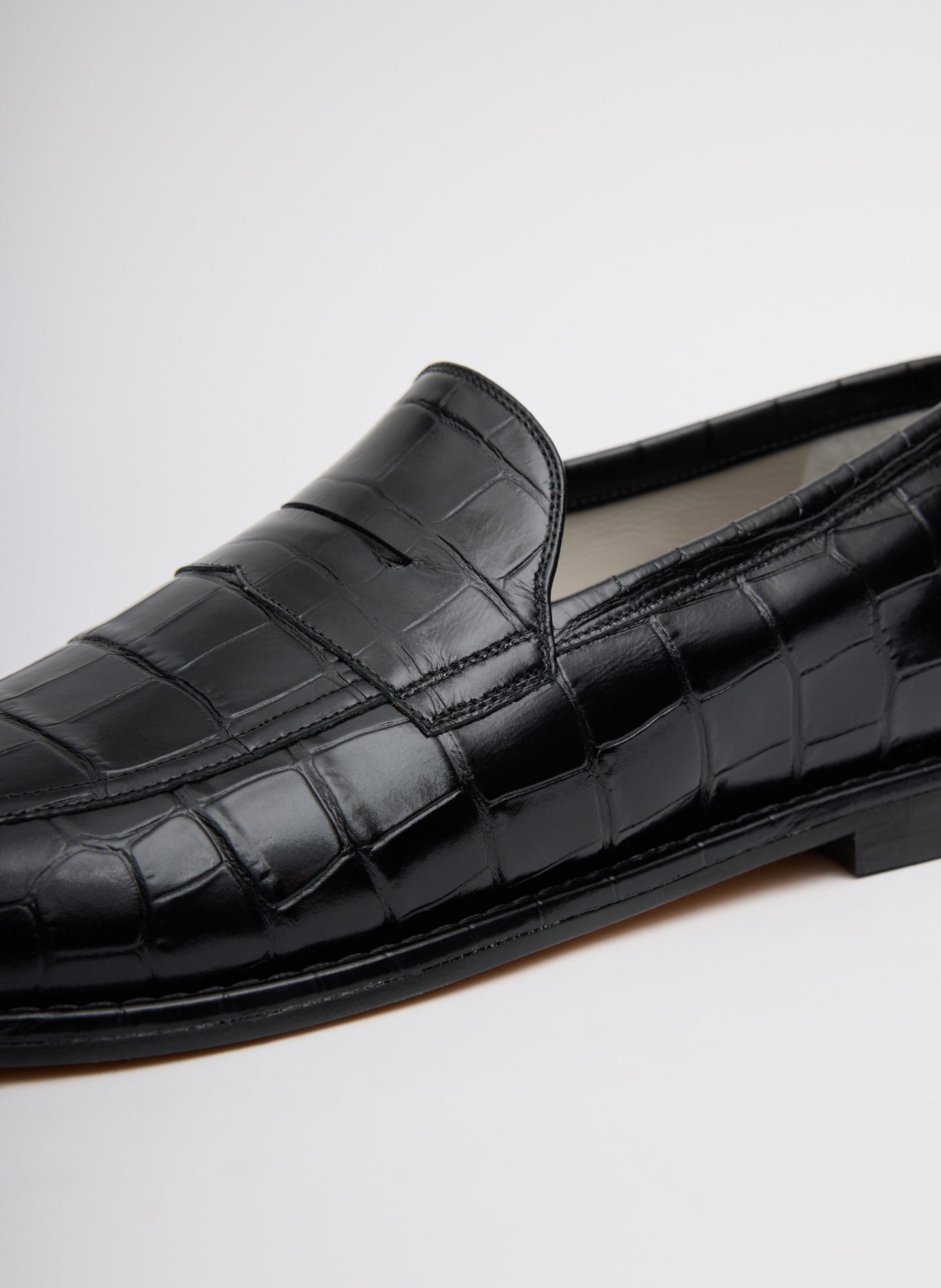 靴 EMBOSSED LOAFERS BLACK CROCODILE 27.5 Herbert Crocodile Embossed Loafer – Tibi Official