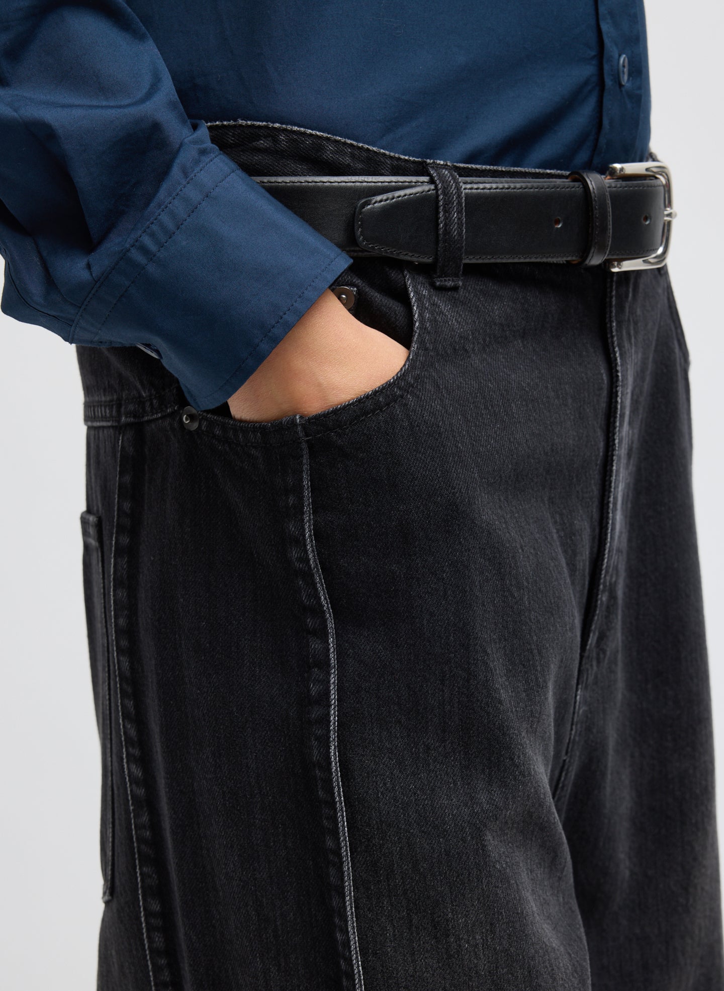 Vintage Black Denim Tuck Jean - closeup of pocket detail