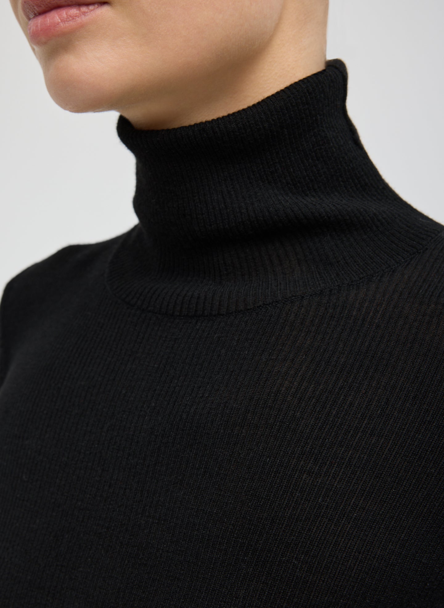 Black Featherweight Ribbed Sweater Turtleneck Pullover - closeup of turtleneck