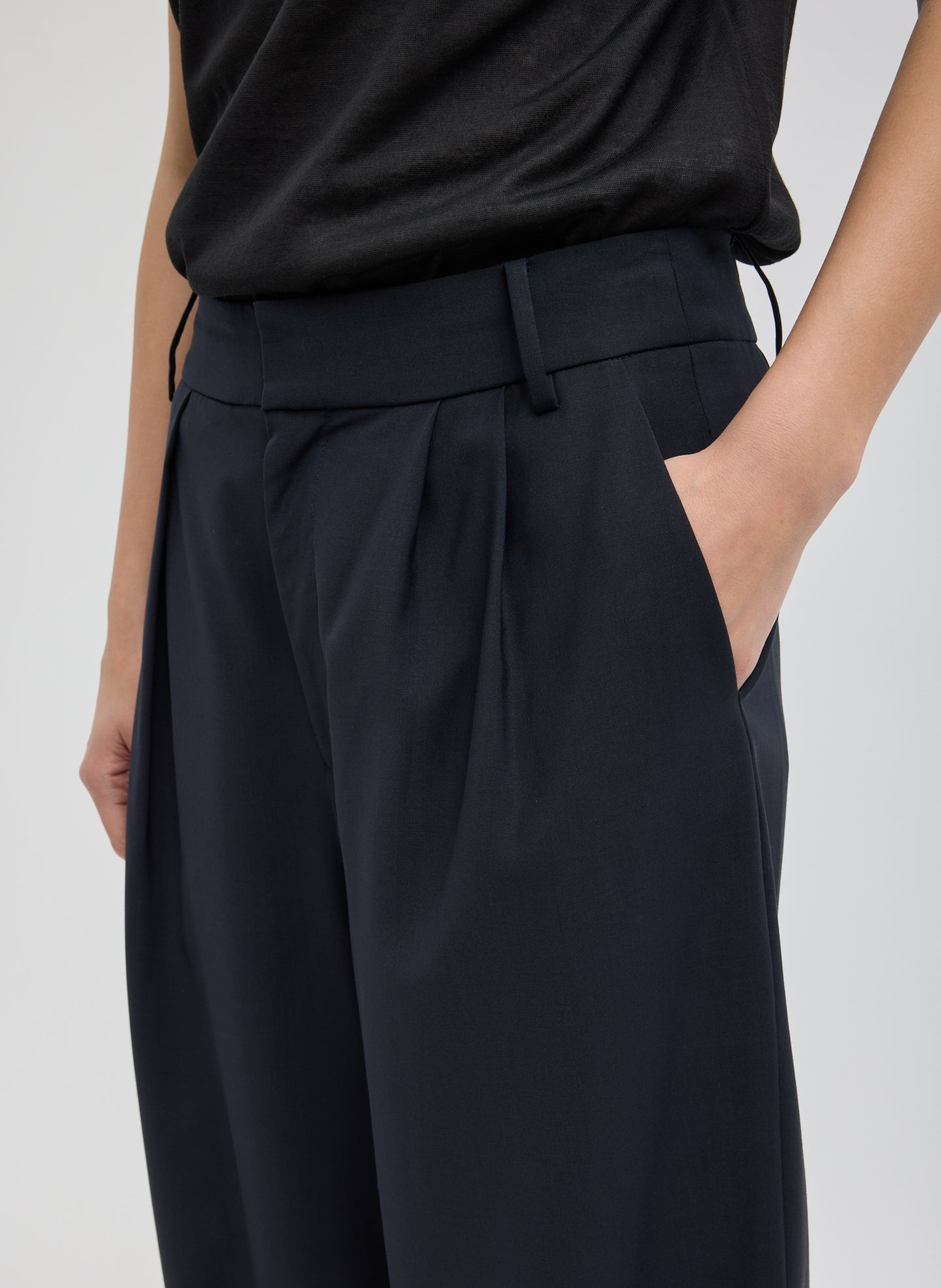 Navy Tropical Wool Stella Pant - closeup of pleat details