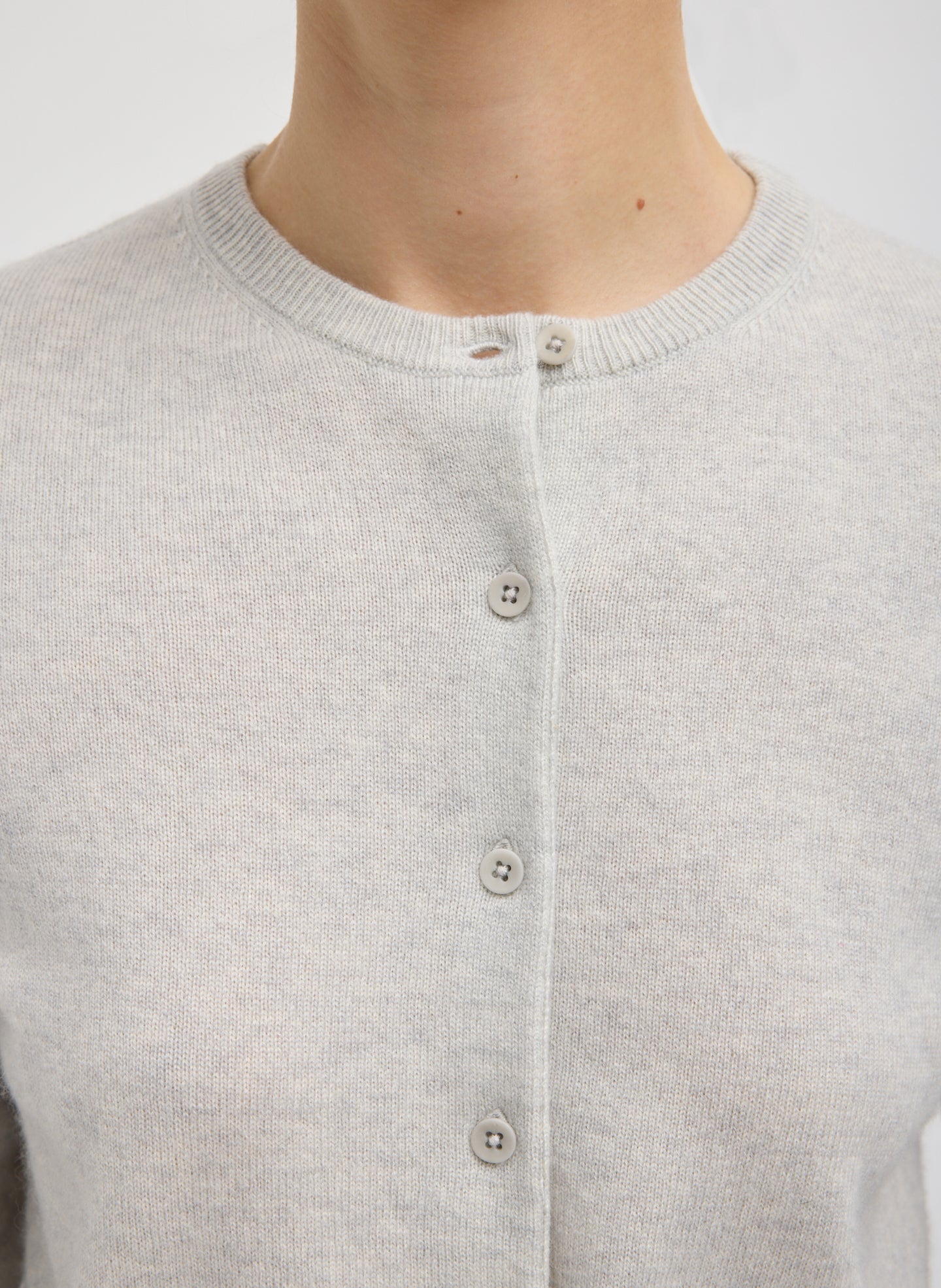 Light Heather Grey Washable Cashmere Shrunken Cardigan - closeup of neckline