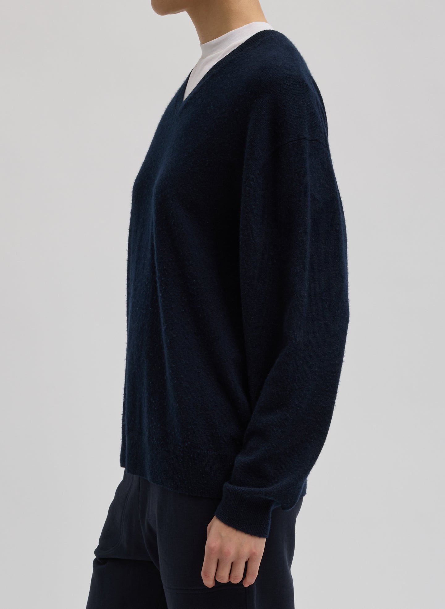 Navy Washable Cashmere Easy V-Neck Sweater - side view on model