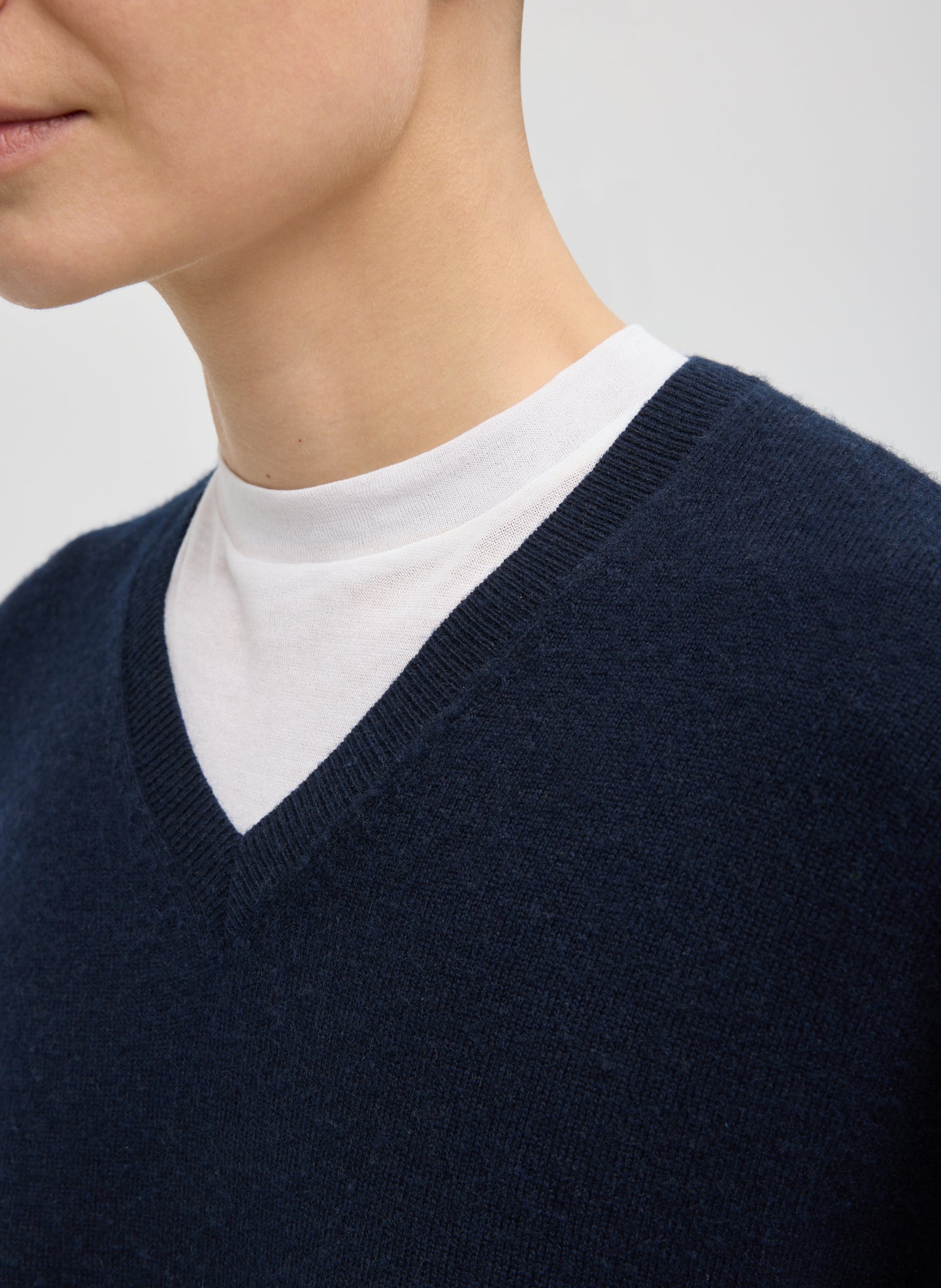 Navy Washable Cashmere Easy V-Neck Sweater - closeup of neckline