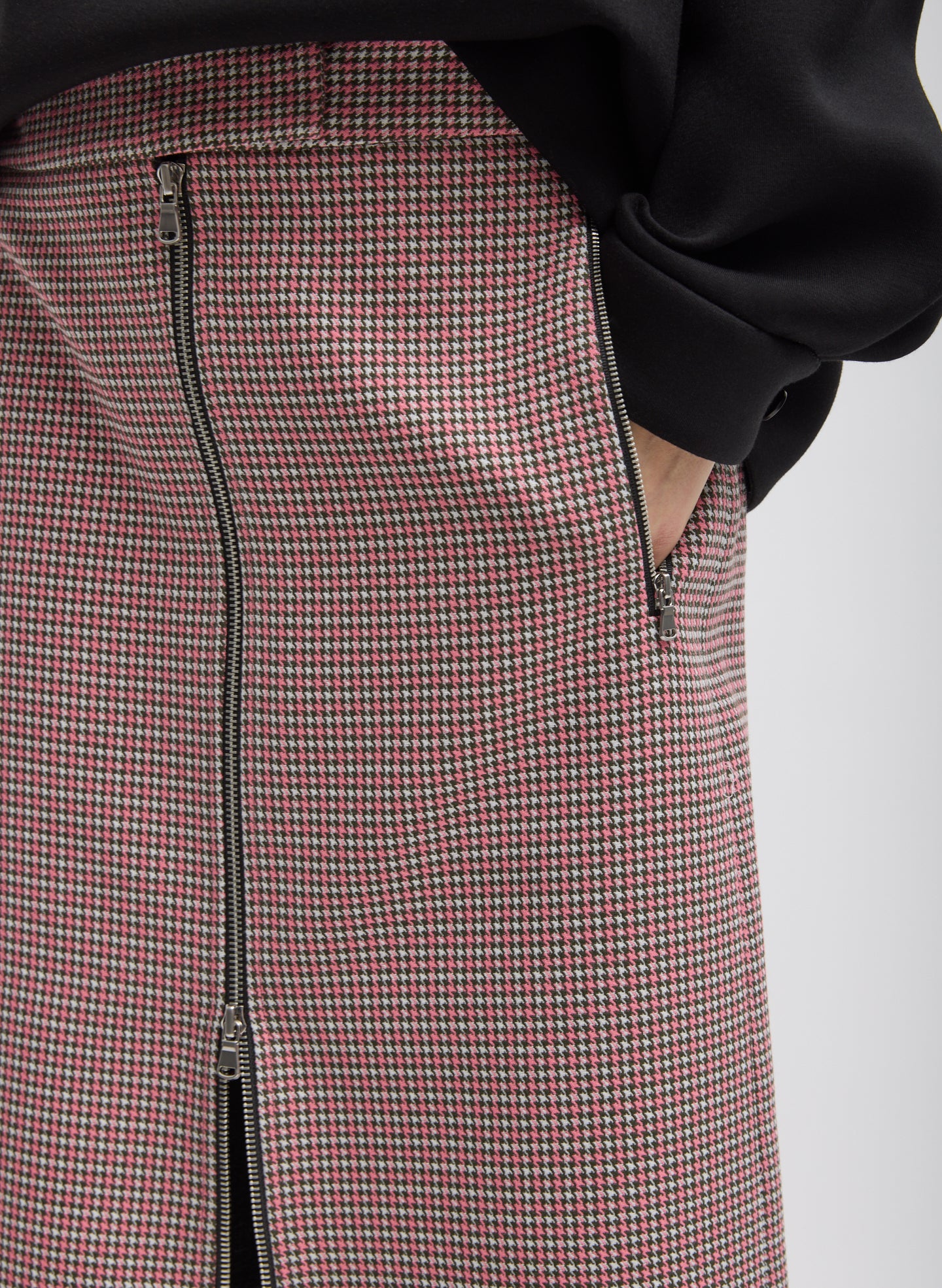 Pink Multi Leon Check Midi Trouser Zip Skirt - closeup of zip front detail and houndstooth pattern