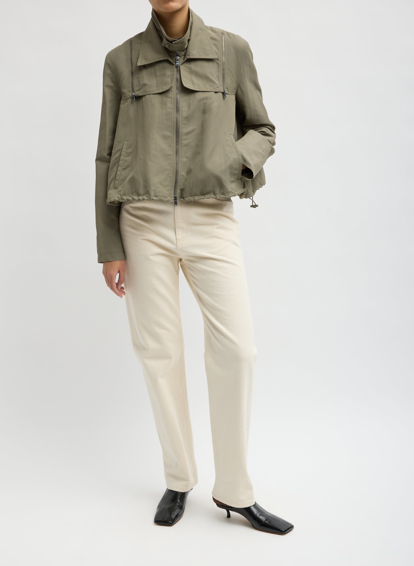 Dark Hazelnut Techy Twill Trapeze Anorak Bomber - green bomber jacket, front view on model