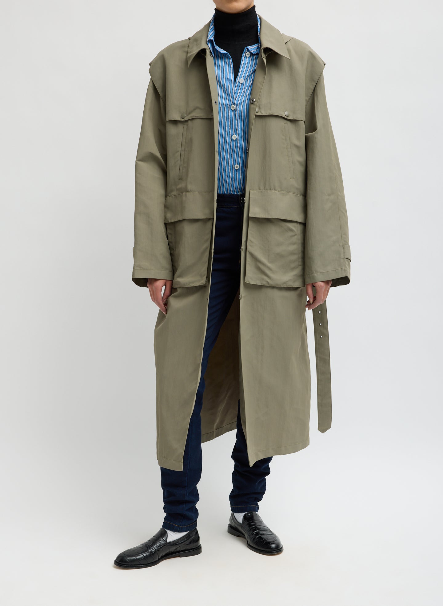 Dark Hazelnut Techy Twill Frank Trench with Hood - green trench coat, front view on model