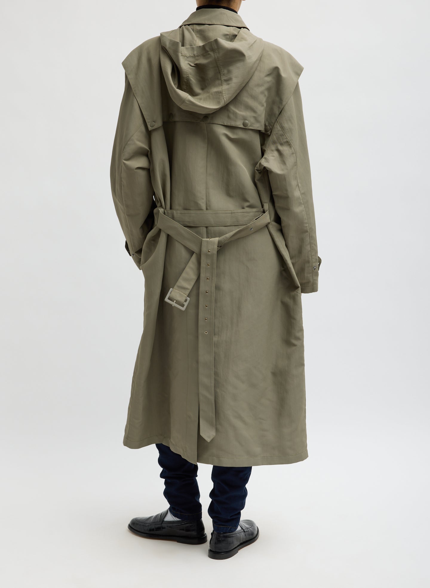 Dark Hazelnut Techy Twill Frank Trench with Hood - green trench coat, back view on model