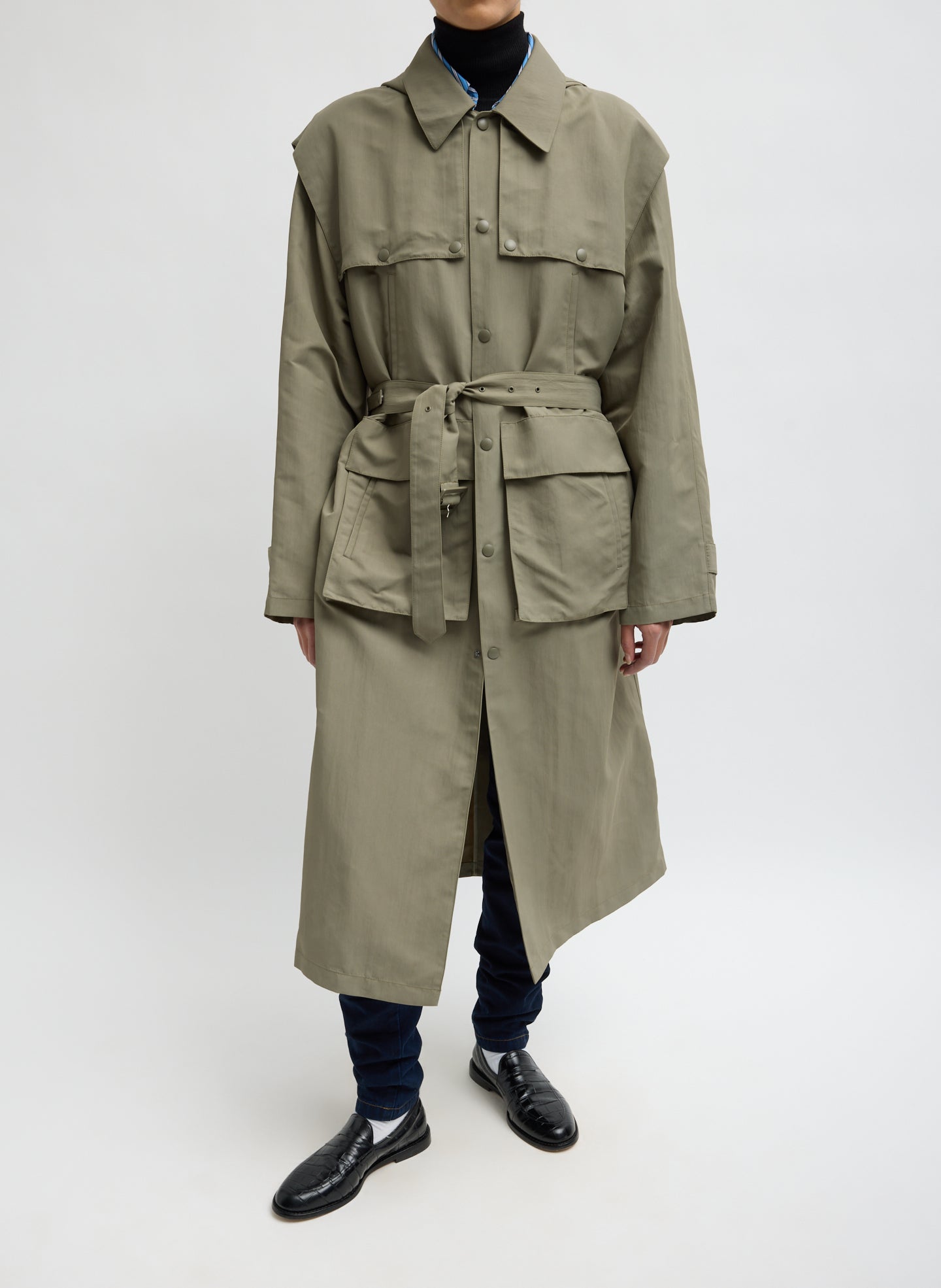 Dark Hazelnut Techy Twill Frank Trench with Hood - green trench coat, front view on model