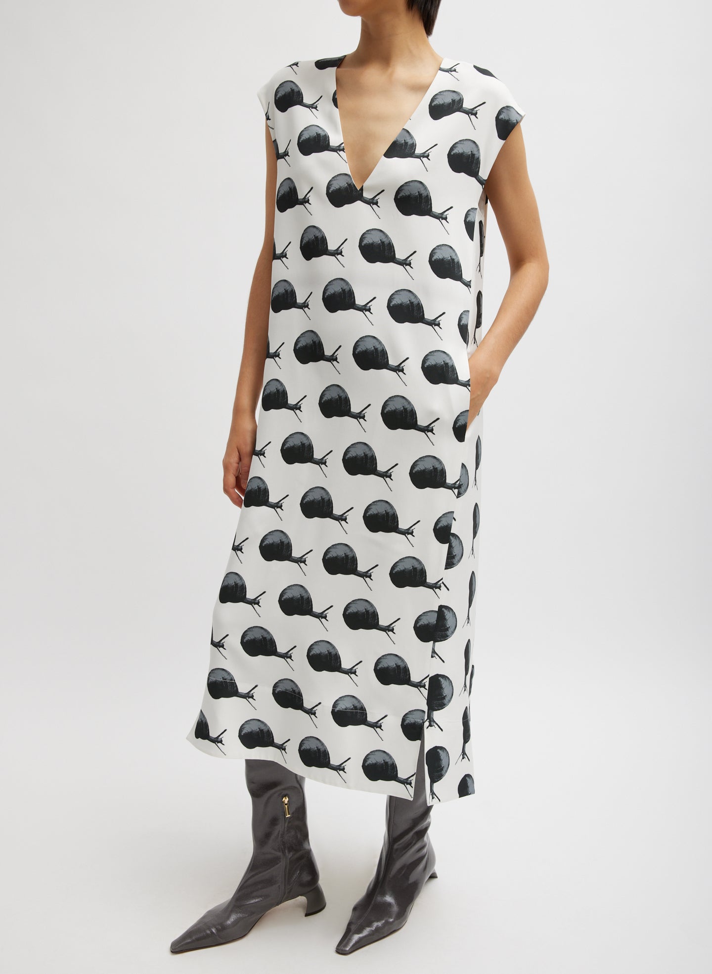 Gary Print On Stretch Crepe V-Neck Easy Dress - Ivory/Black Multi-1