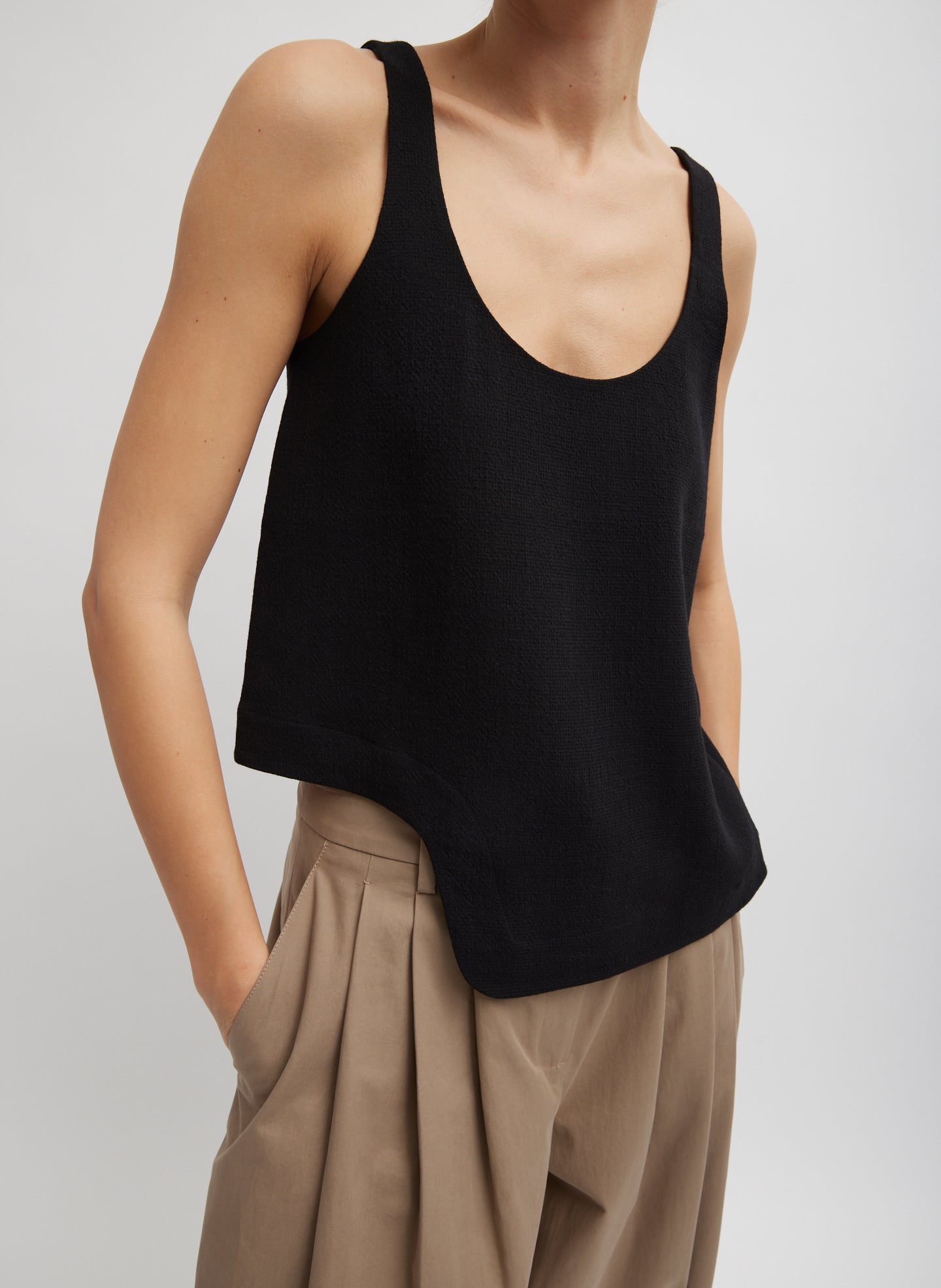 Melee Crepe Tank Top - Black-1