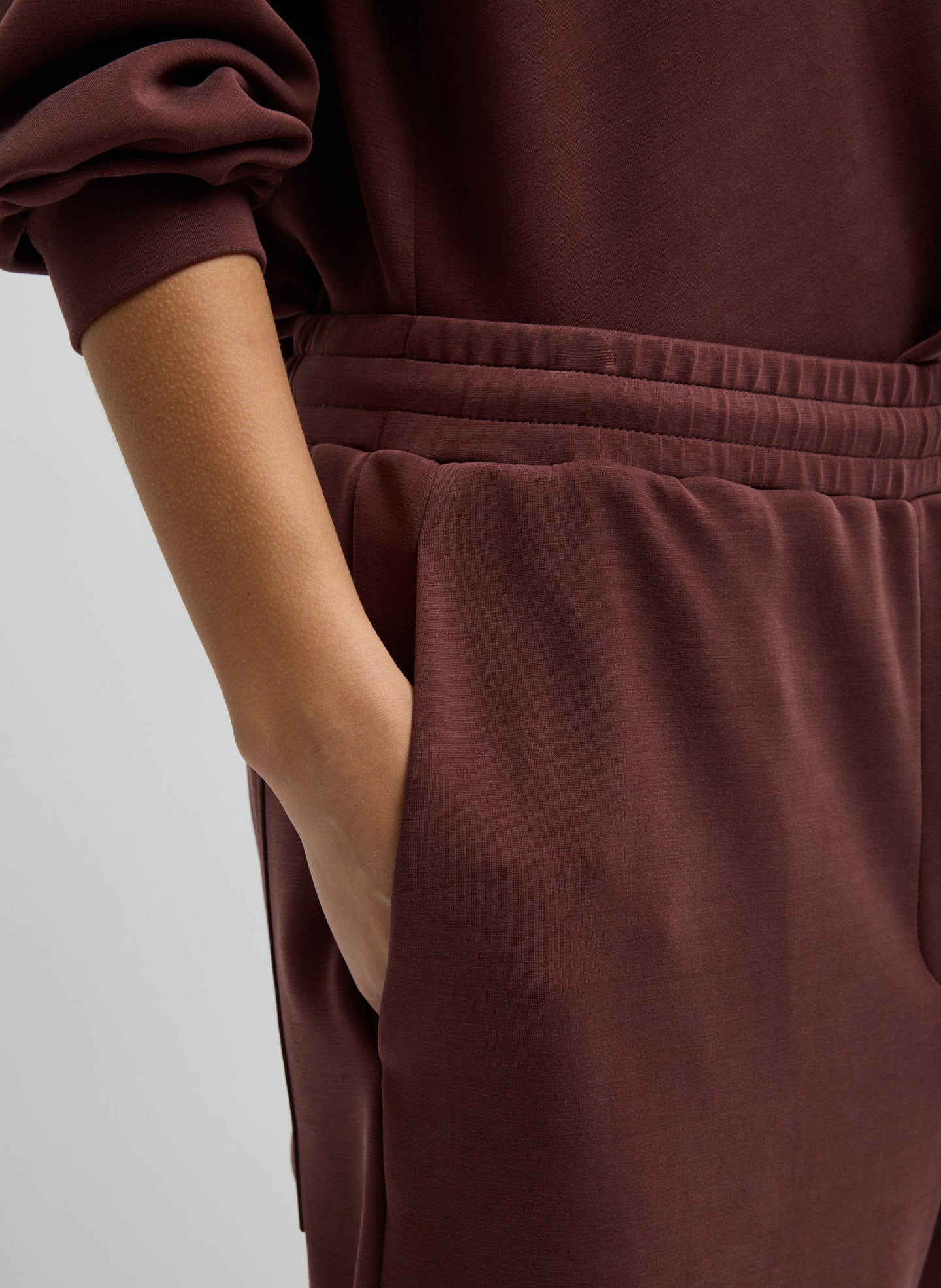 Bordeaux Feather Weight Viscose Neoprene Relaxed Short - closeup of side pocket detail