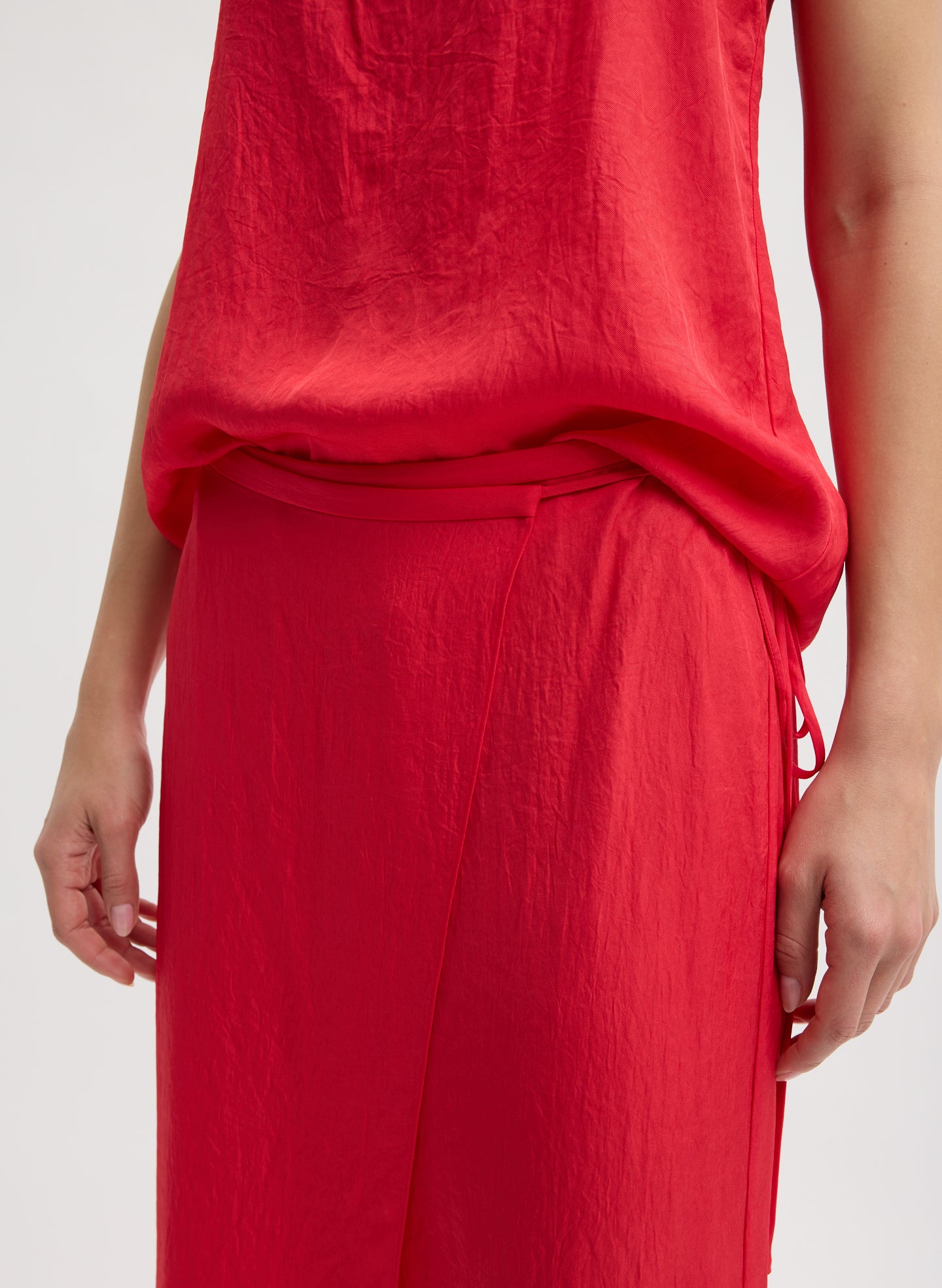 Red Summer Slip Wrap Skirt - closeup of waistband