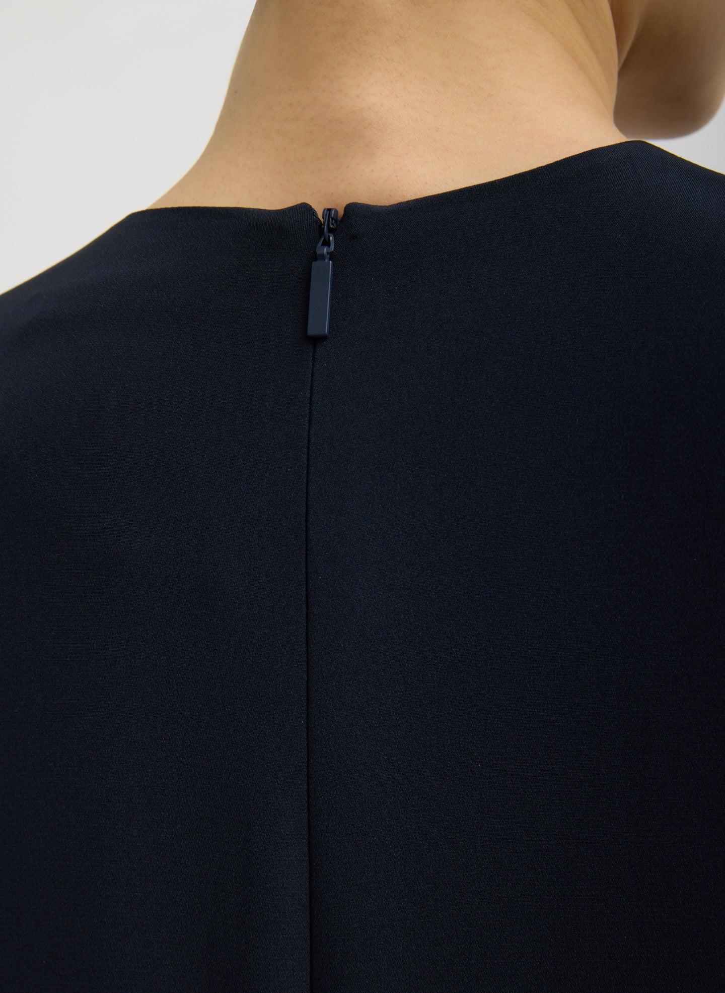 Dark Navy 4-Ply Silk Long Sleeve Cocoon Dress - closeup of zip detail at back