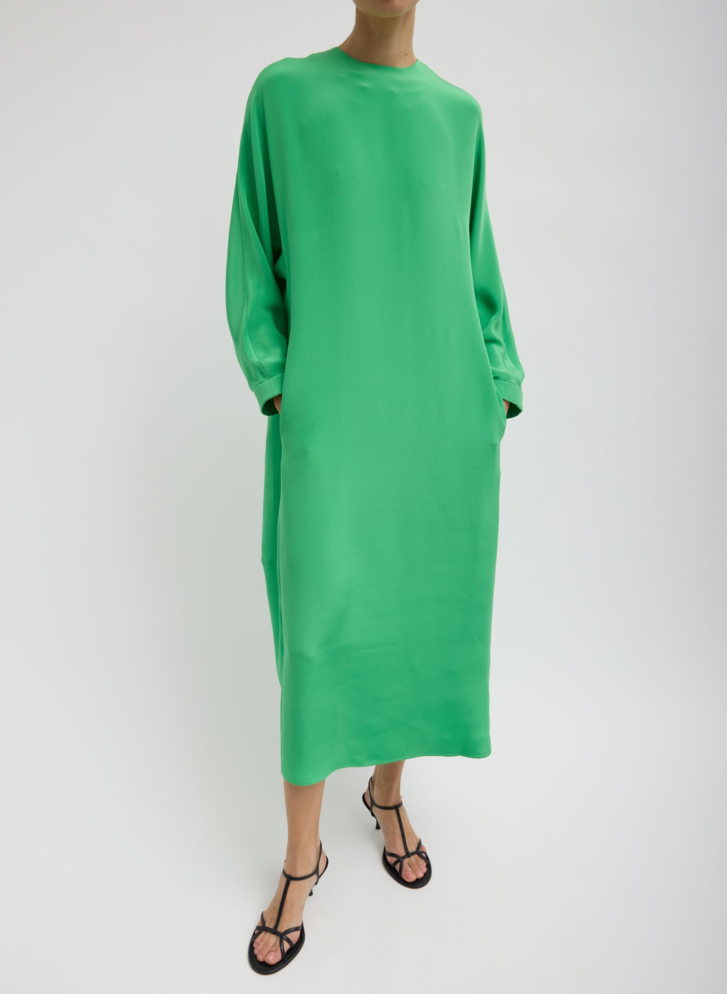 4-Ply Silk Long Sleeve Cocoon Dress - Bright Green 4-Ply Silk Long Sleeve Cocoon Dress - silk midi dress, front view on model