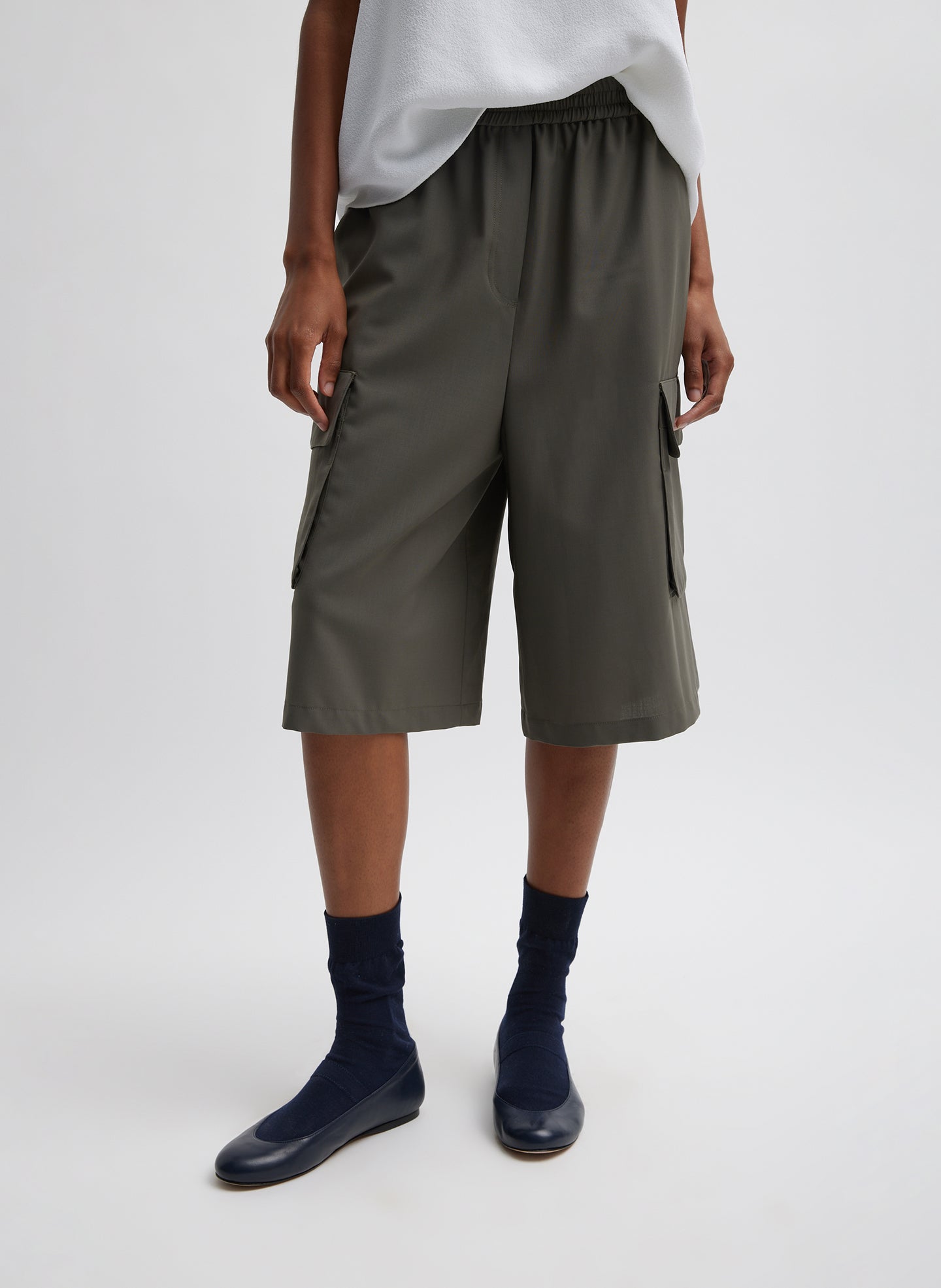 Tropical Wool Relaxed Cargo Short - Dark Stone-1